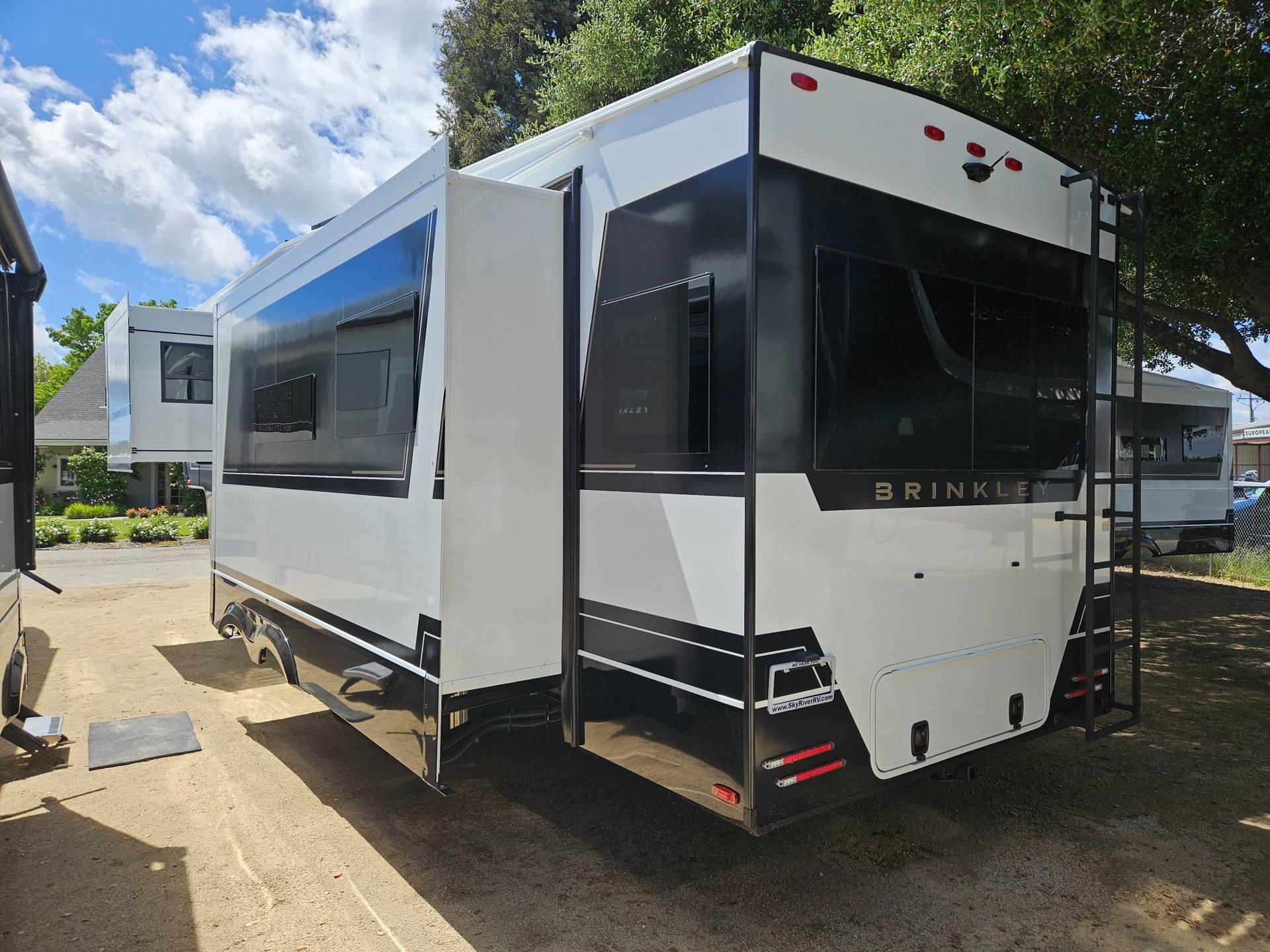 2026 Brinkley RV 2026 Brinkley RV Model Z - thumbnail 4