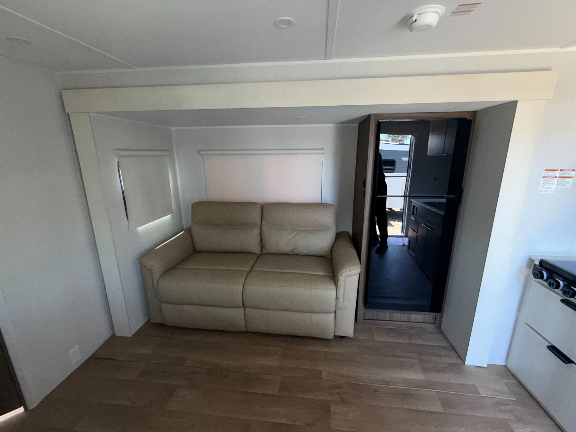 2026 Winnebago 2026 Winnebago Access - thumbnail 16