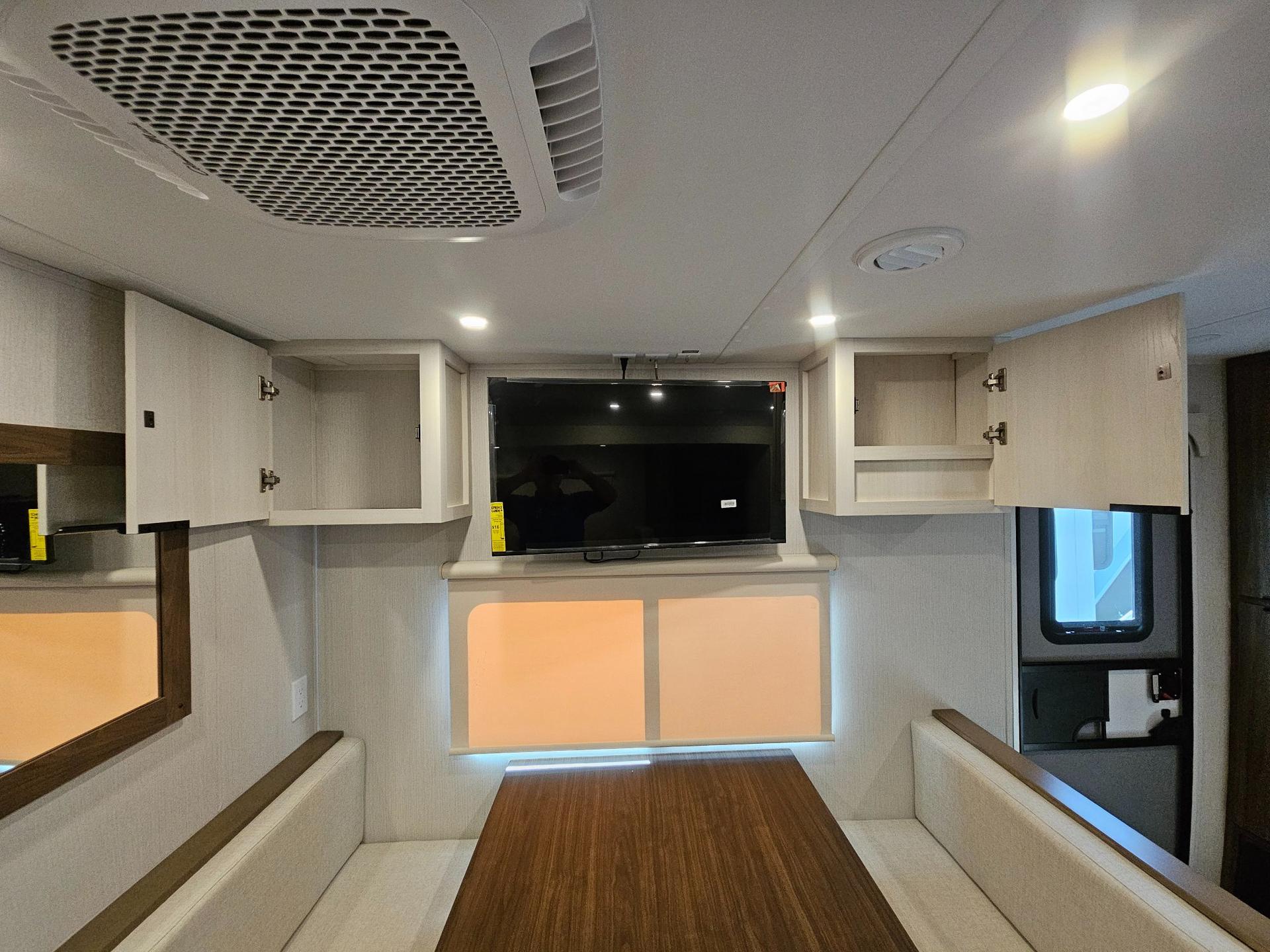 2026 Winnebago 2026 Winnebago Access - thumbnail 11