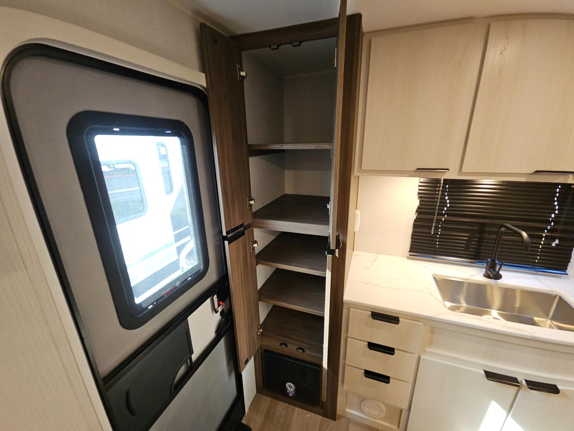 2026 Winnebago 2026 Winnebago Access - thumbnail 14
