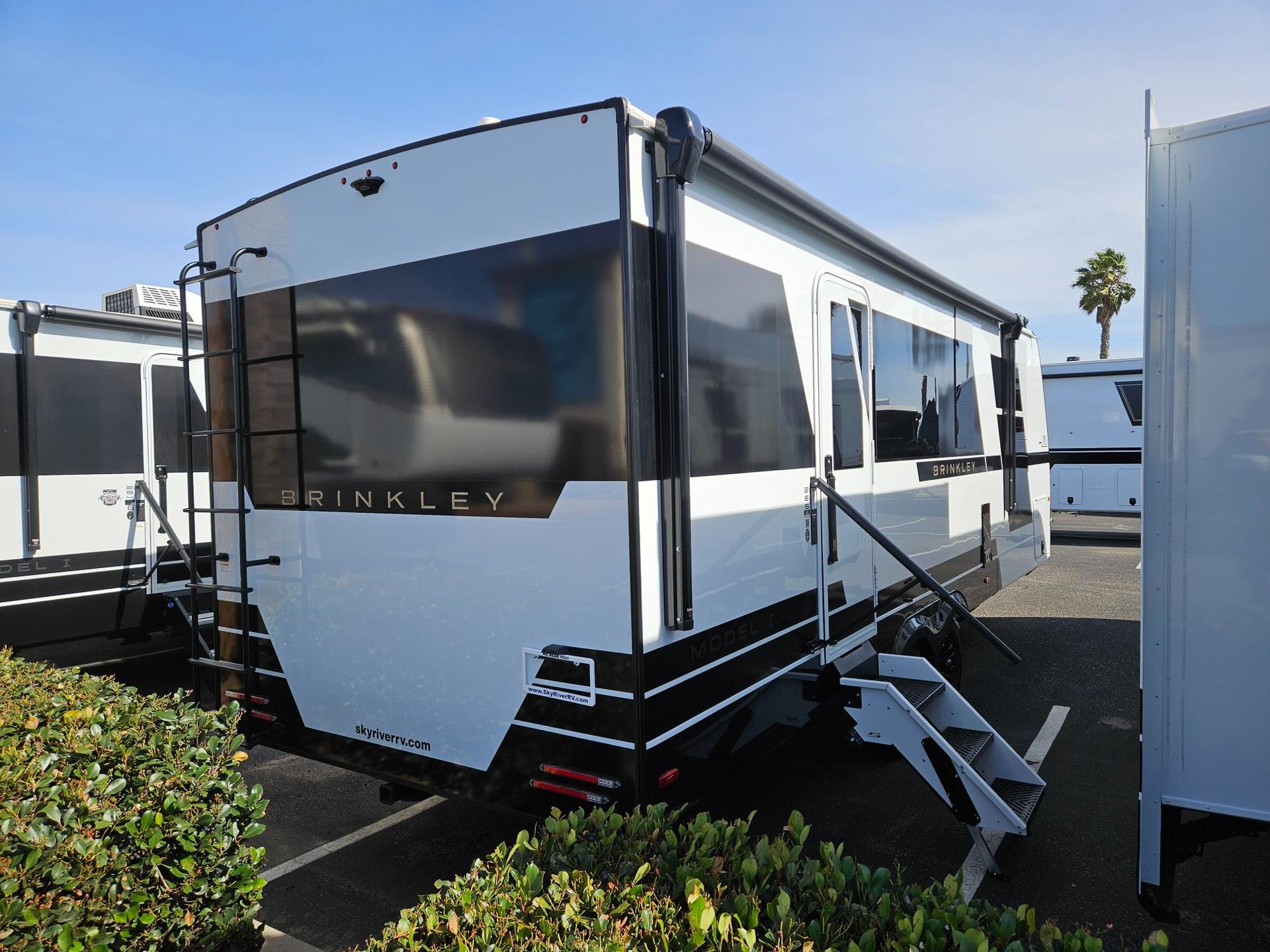 2026 Brinkley RV 2026 Brinkley RV Model I - thumbnail 3