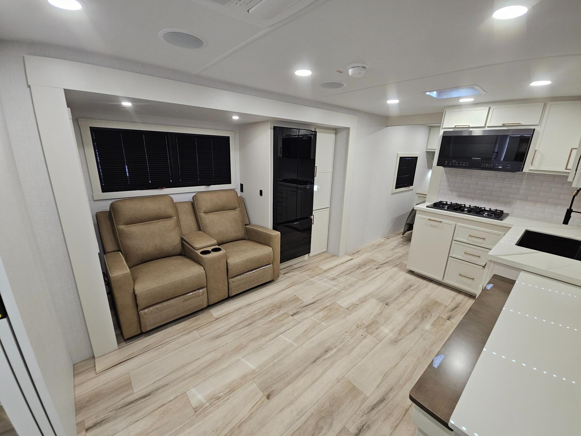 2026 Brinkley RV 2026 Brinkley RV Model I - thumbnail 6