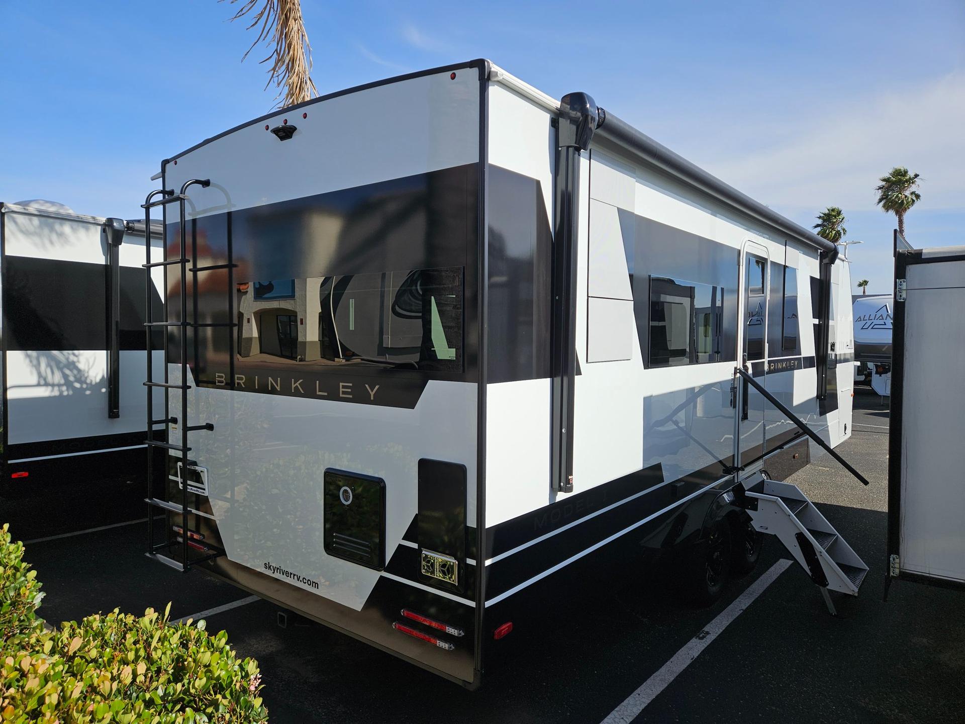 2026 Brinkley RV 2026 Brinkley RV Model I - thumbnail 3
