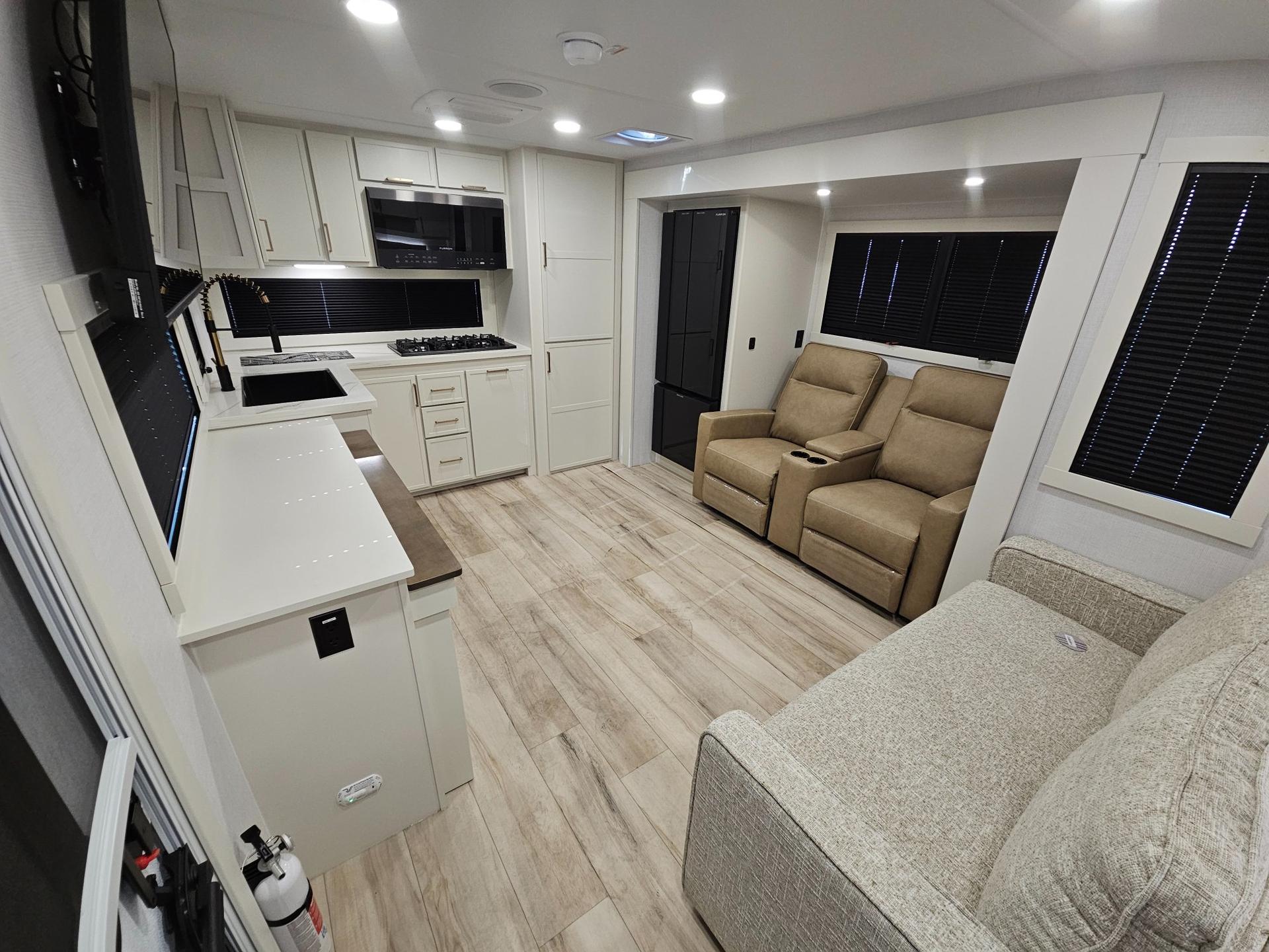 2026 Brinkley RV 2026 Brinkley RV Model I - thumbnail 6