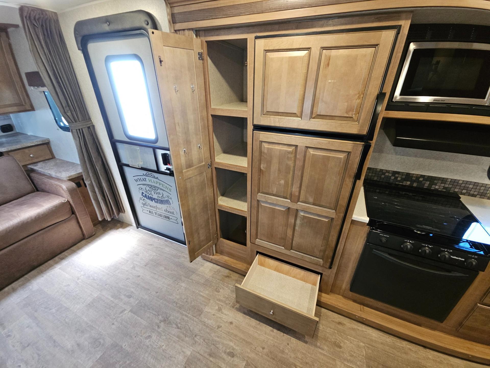 2018 Forest River RV 2018 Forest River RV Rockwood Ultra Lite - thumbnail 8
