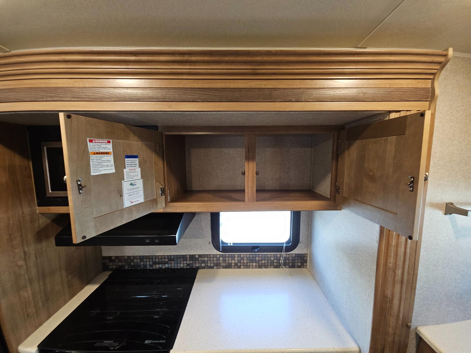 2018 Forest River RV 2018 Forest River RV Rockwood Ultra Lite - thumbnail 11