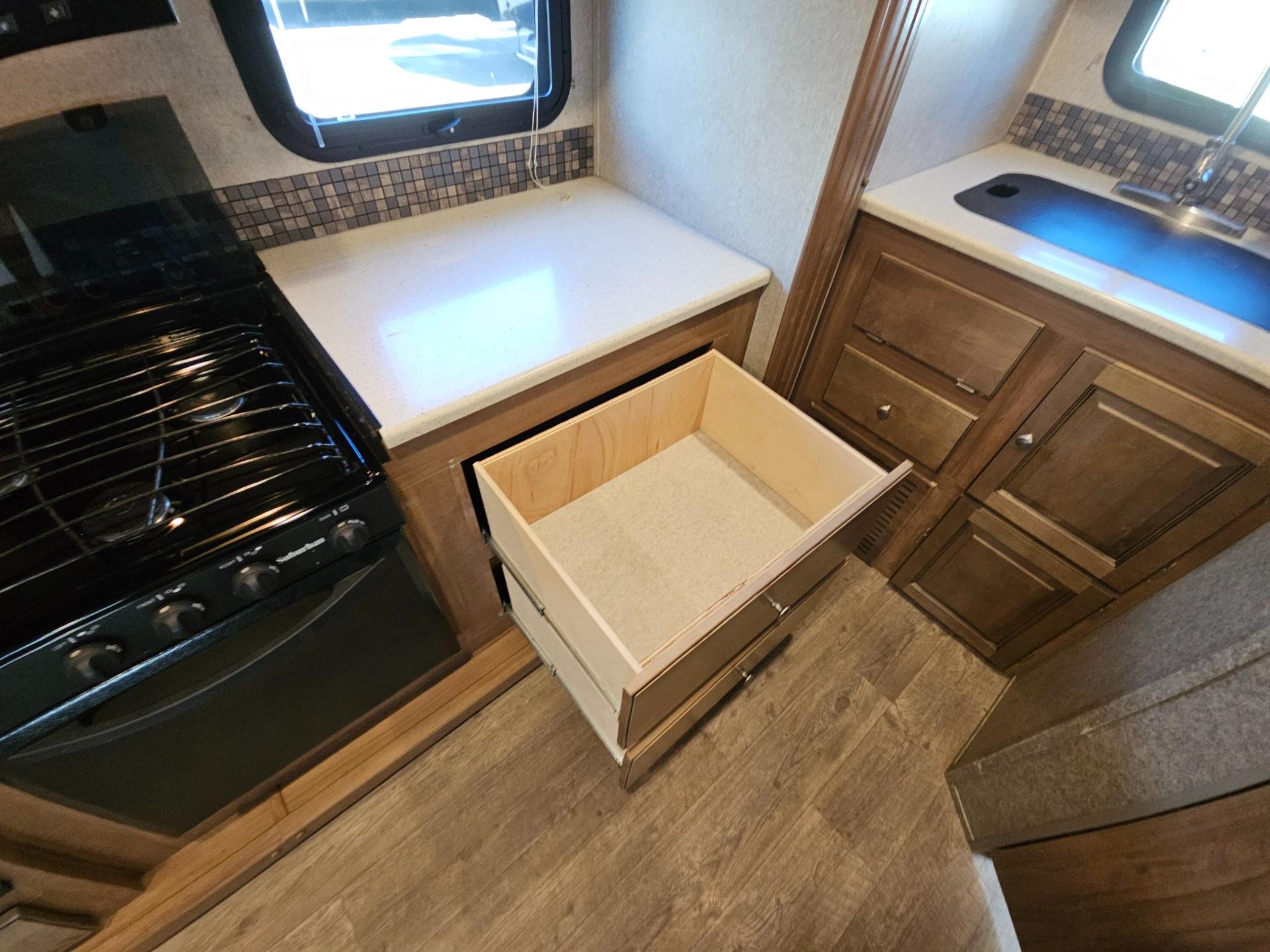 2018 Forest River RV 2018 Forest River RV Rockwood Ultra Lite - thumbnail 13