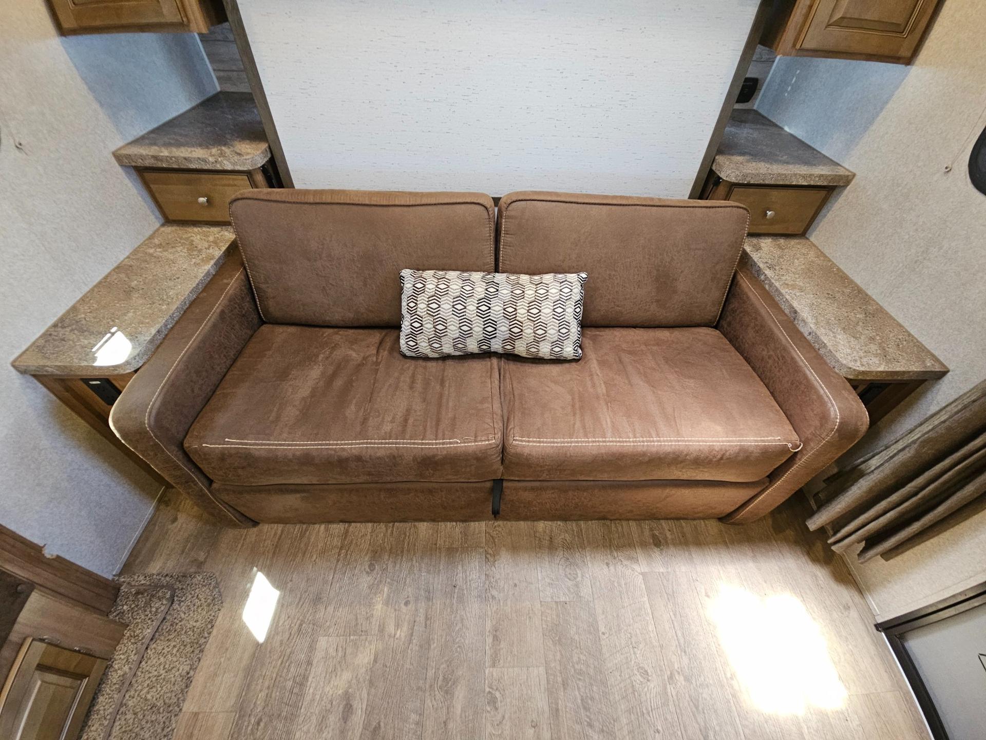 2018 Forest River RV 2018 Forest River RV Rockwood Ultra Lite - thumbnail 26