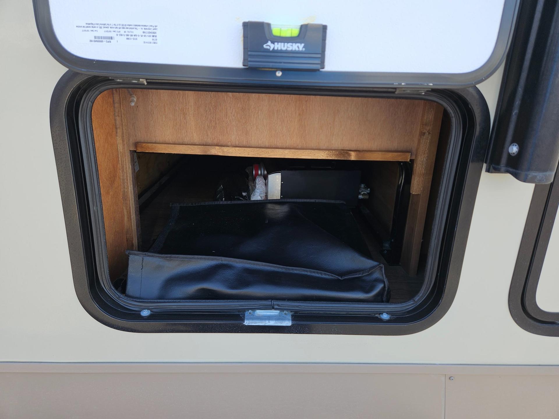 2018 Forest River RV 2018 Forest River RV Rockwood Ultra Lite - thumbnail 32