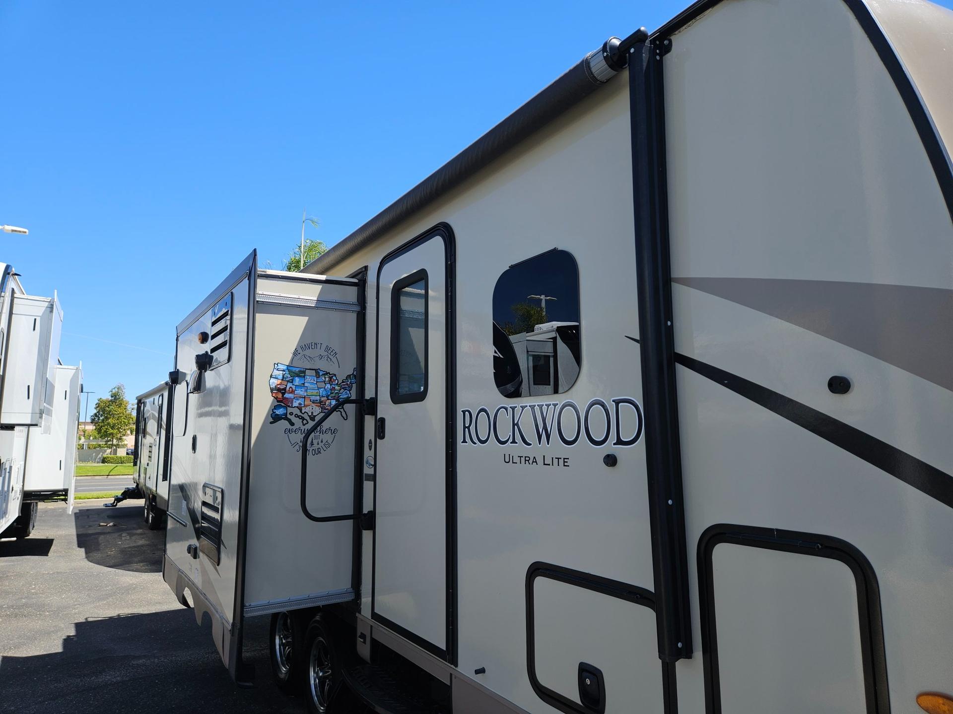 2018 Forest River RV 2018 Forest River RV Rockwood Ultra Lite - thumbnail 33