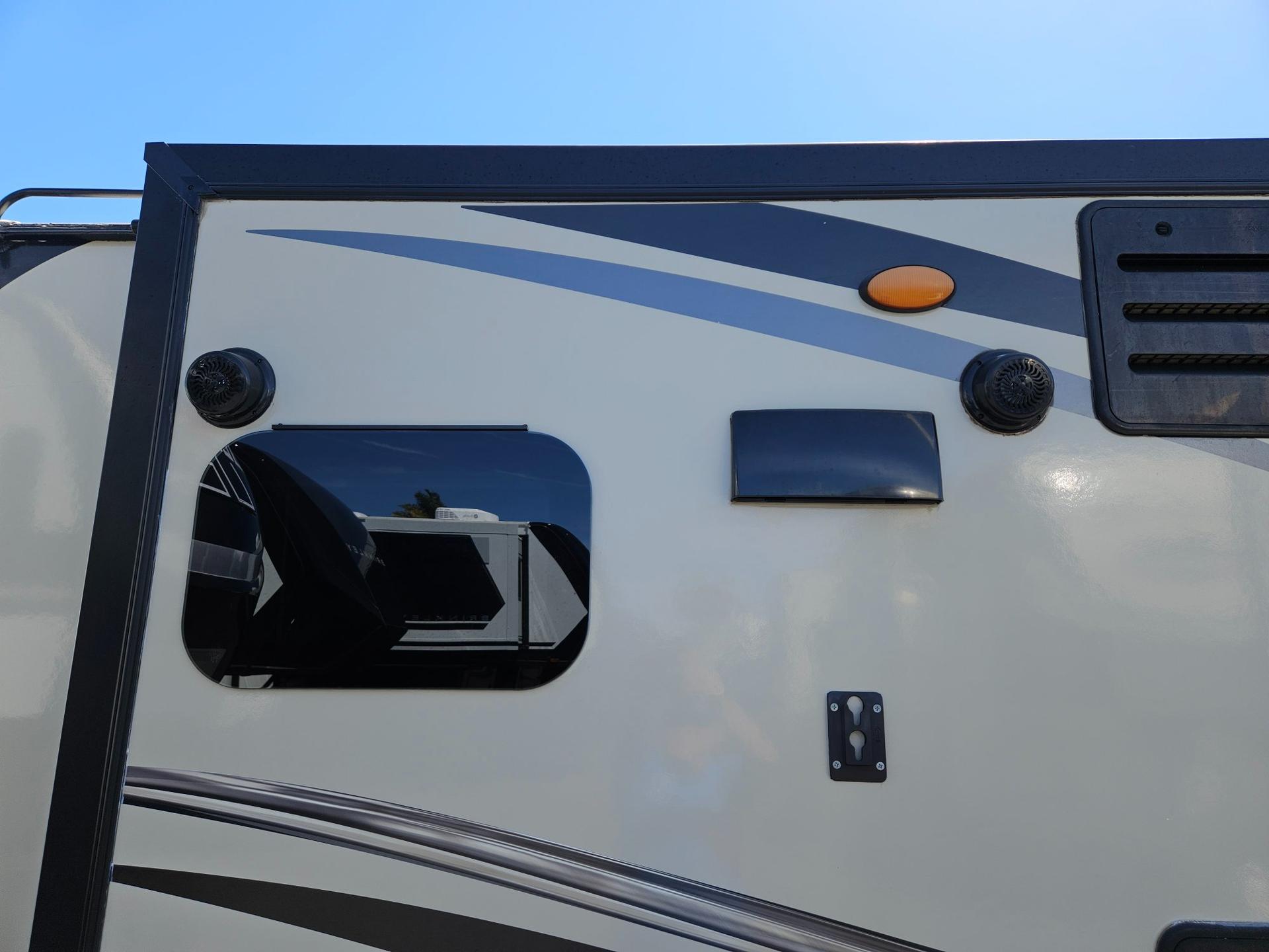 2018 Forest River RV 2018 Forest River RV Rockwood Ultra Lite - thumbnail 37