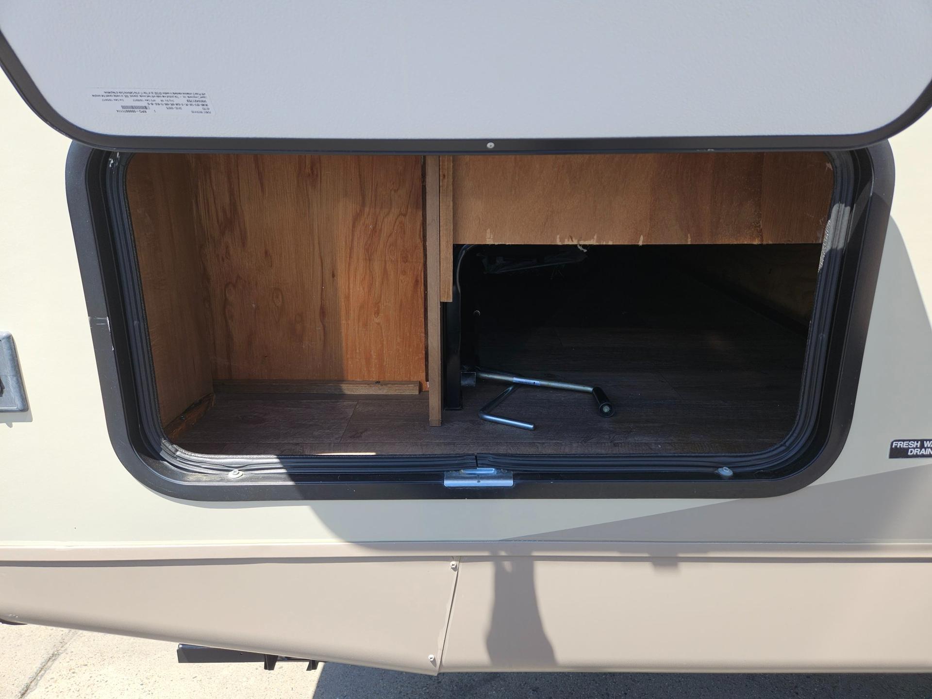 2018 Forest River RV 2018 Forest River RV Rockwood Ultra Lite - thumbnail 41