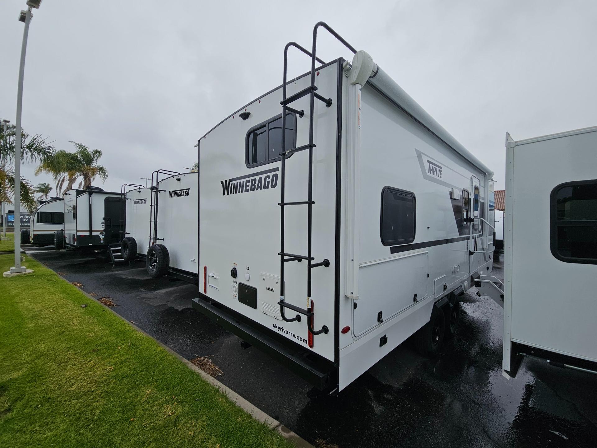 2026 Winnebago 2026 Winnebago Thrive - thumbnail 3