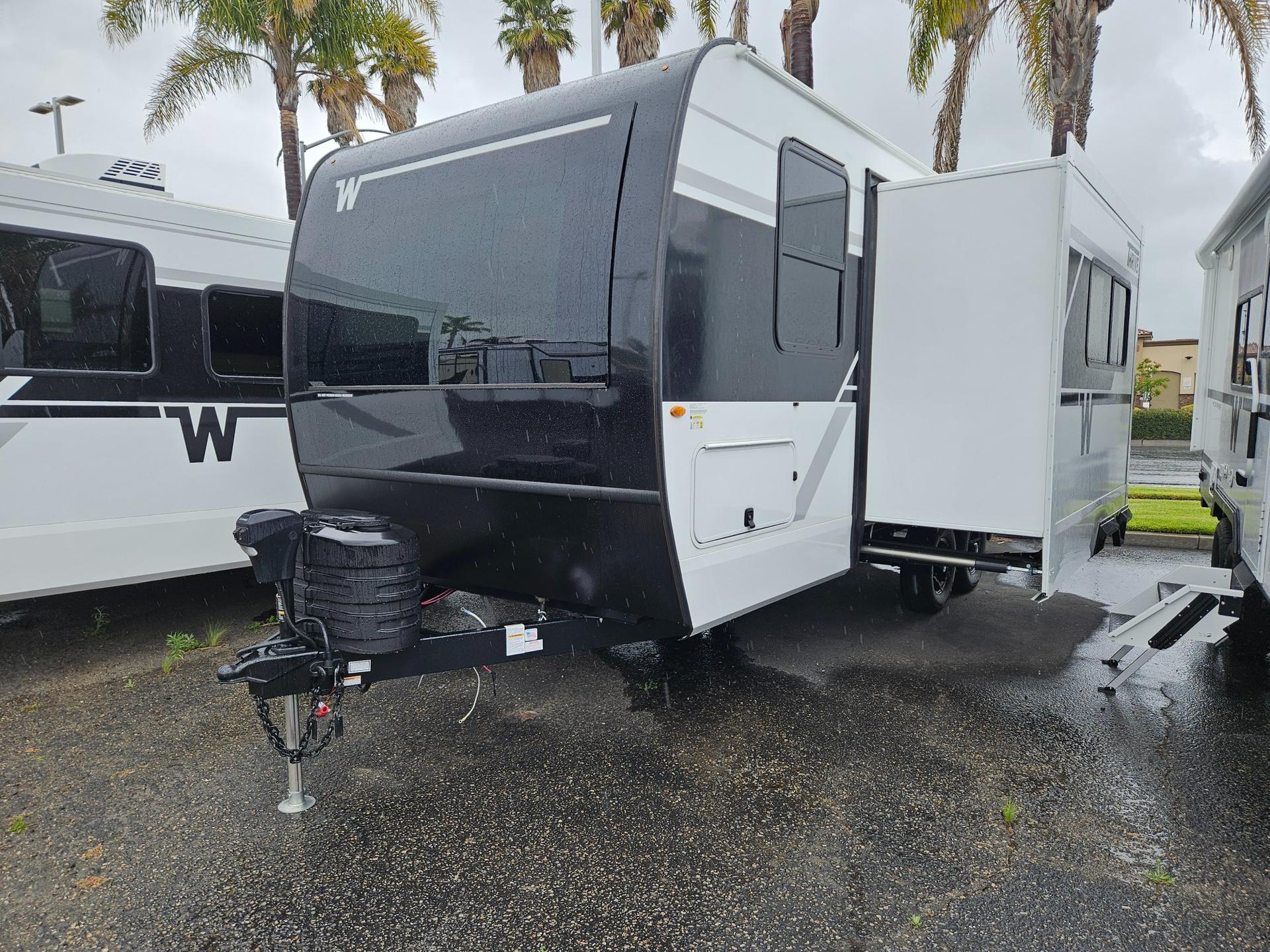 2026 Winnebago 2026 Winnebago Thrive - thumbnail 5