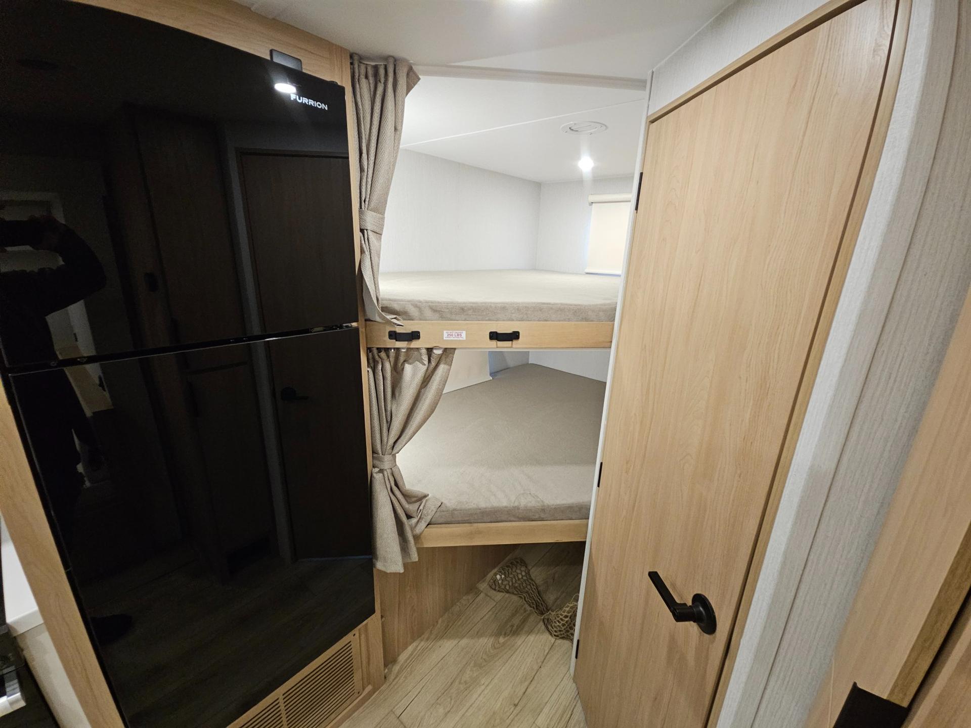 2026 Winnebago 2026 Winnebago Thrive - thumbnail 14