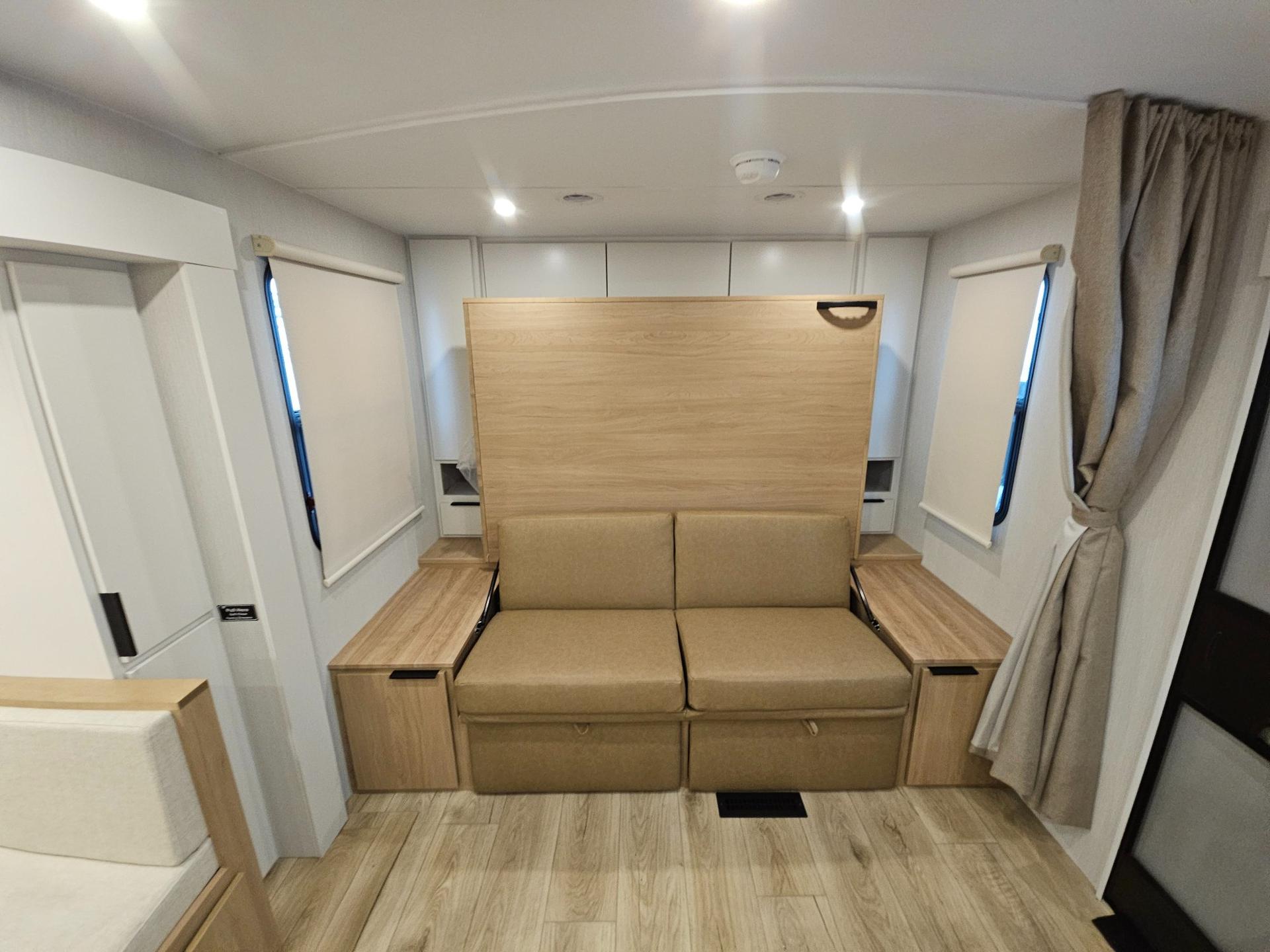 2026 Winnebago 2026 Winnebago Thrive - thumbnail 26