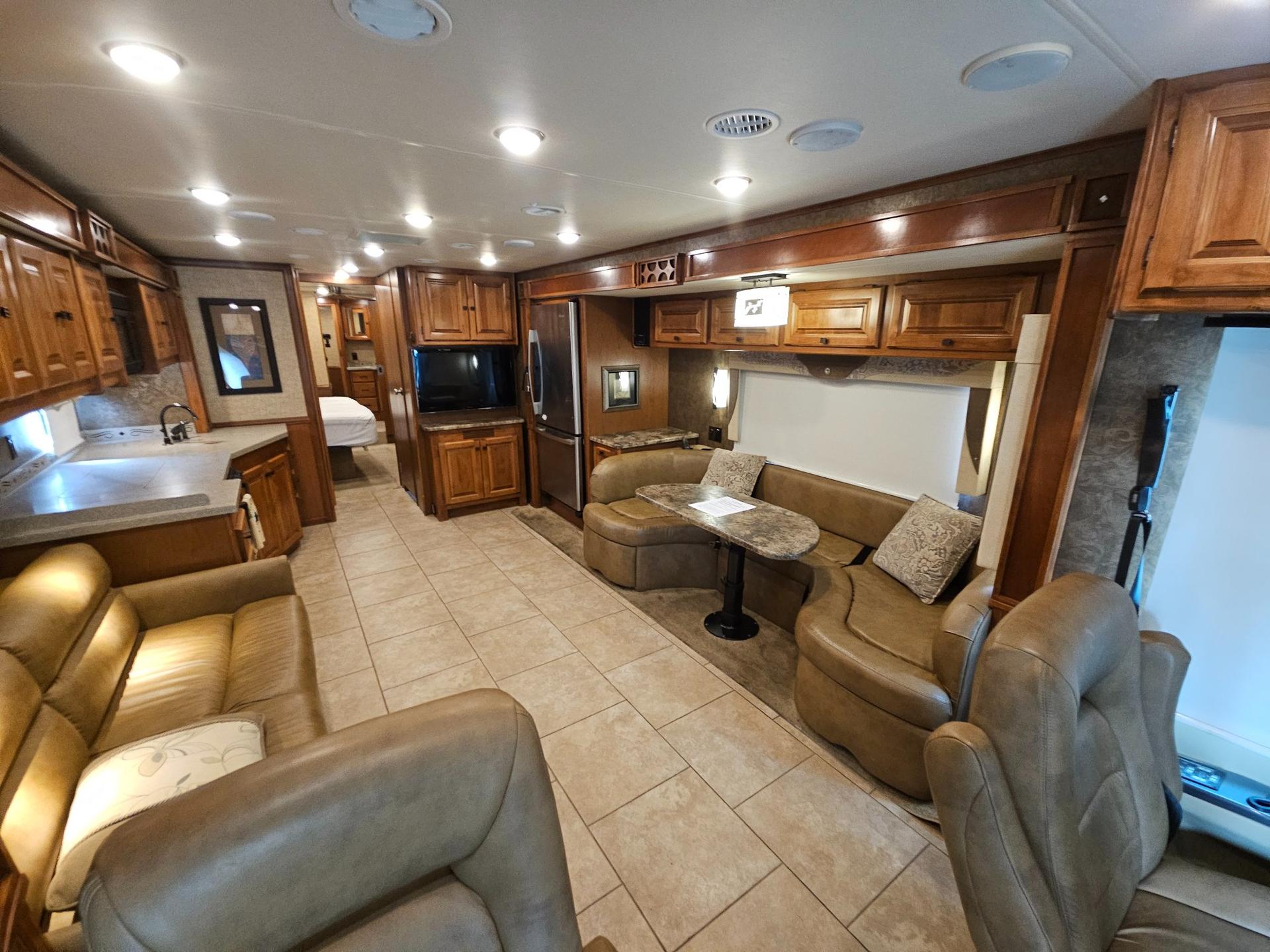 2014 Tiffin Motor Coach 2014 Tiffin Motor Coach Allegro Red - thumbnail 5