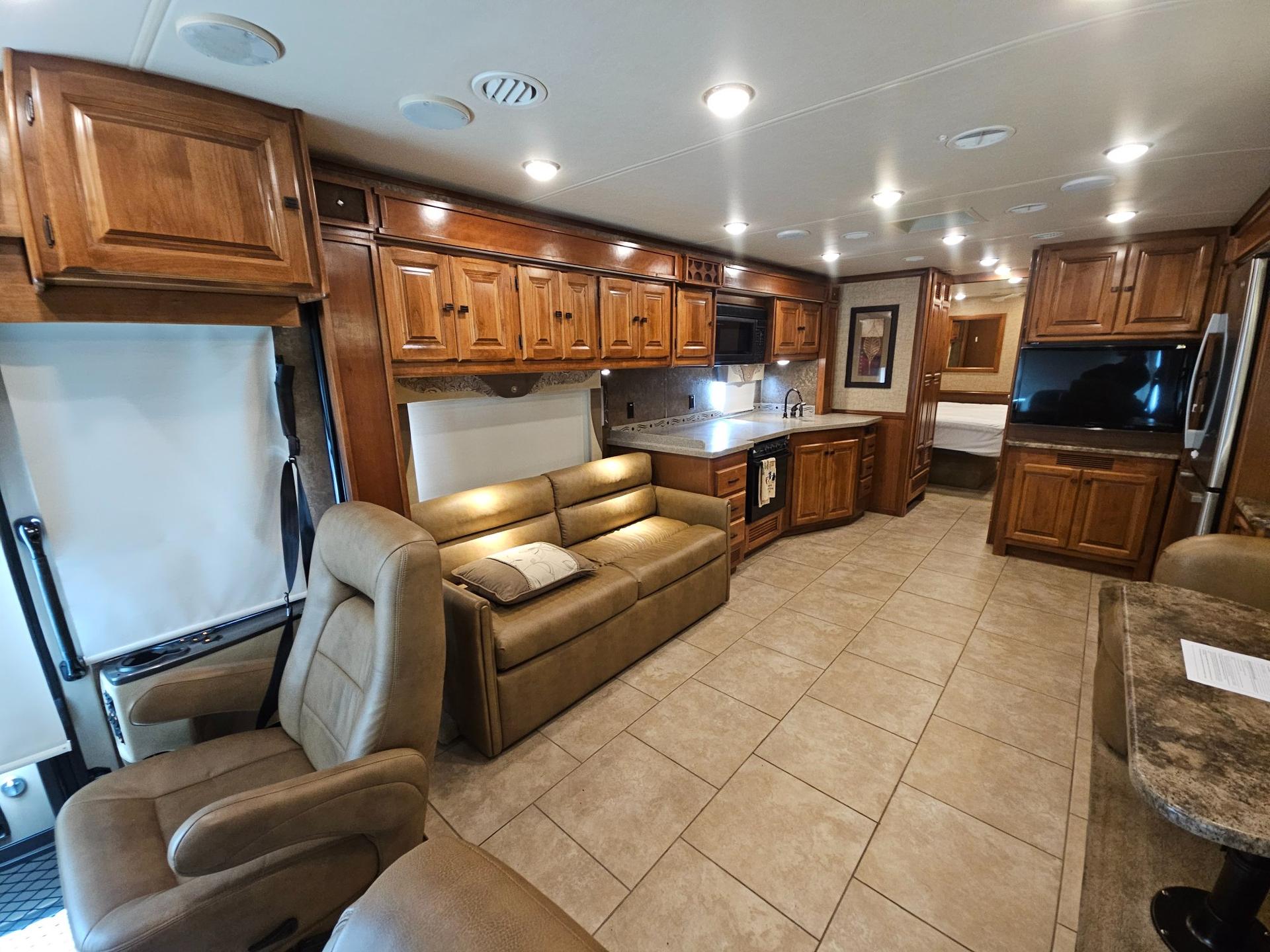 2014 Tiffin Motor Coach 2014 Tiffin Motor Coach Allegro Red - thumbnail 6