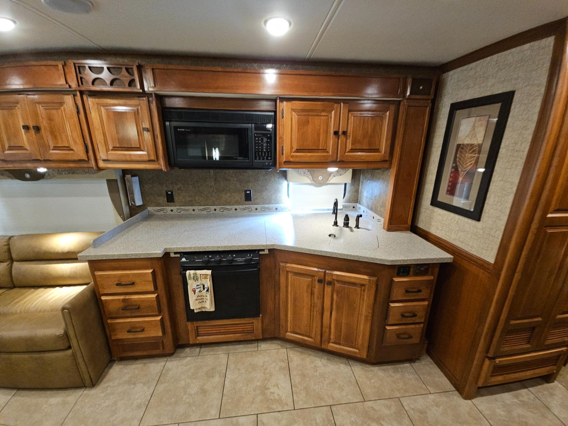 2014 Tiffin Motor Coach 2014 Tiffin Motor Coach Allegro Red - thumbnail 16
