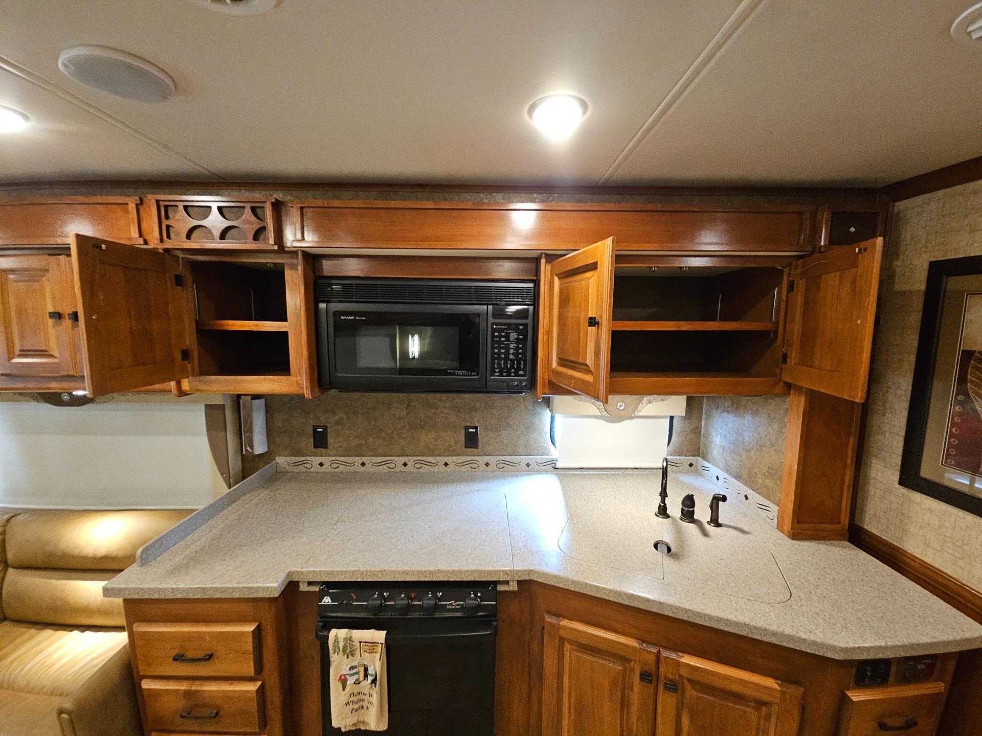 2014 Tiffin Motor Coach 2014 Tiffin Motor Coach Allegro Red - thumbnail 18