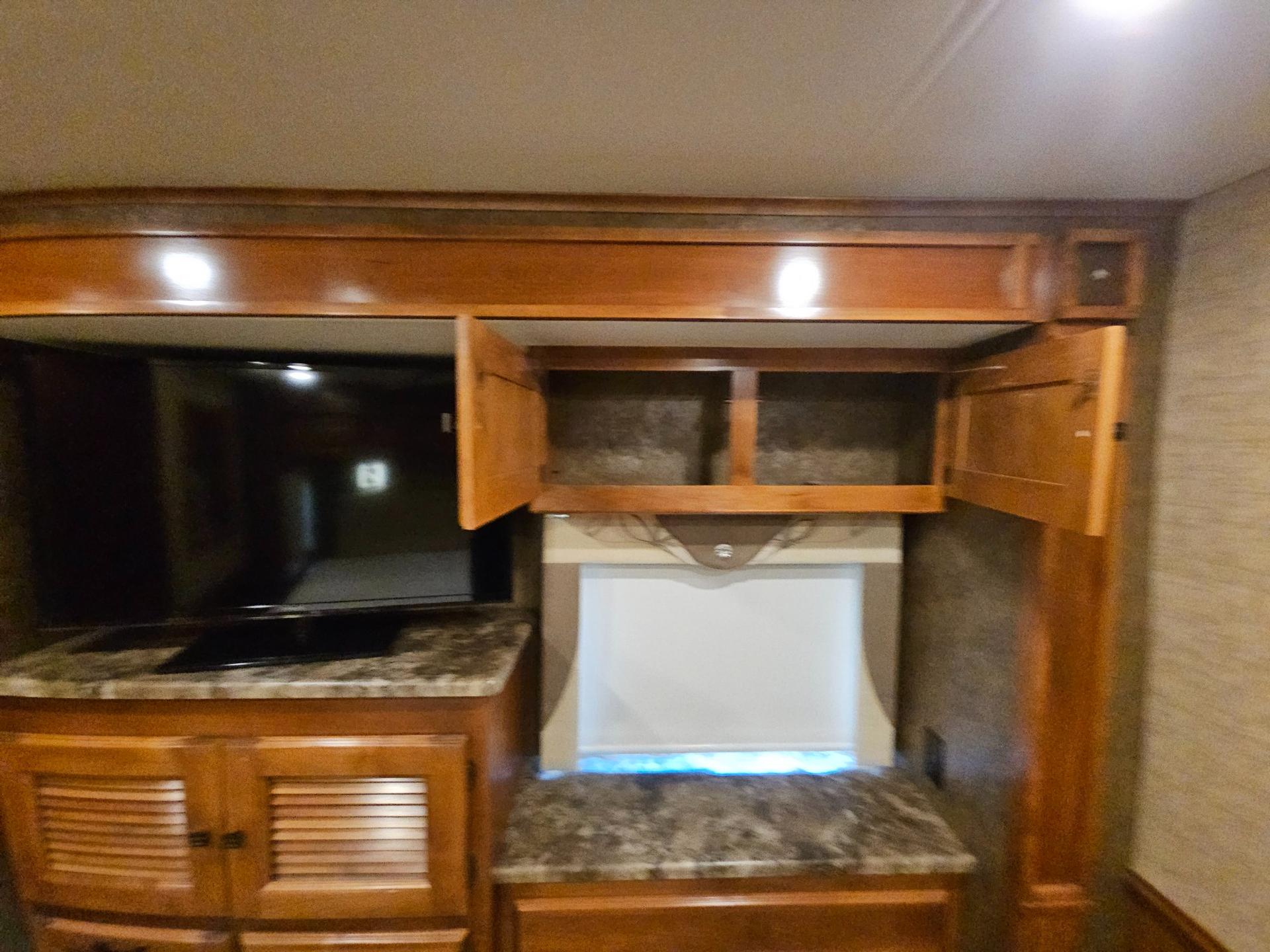 2014 Tiffin Motor Coach 2014 Tiffin Motor Coach Allegro Red - thumbnail 31