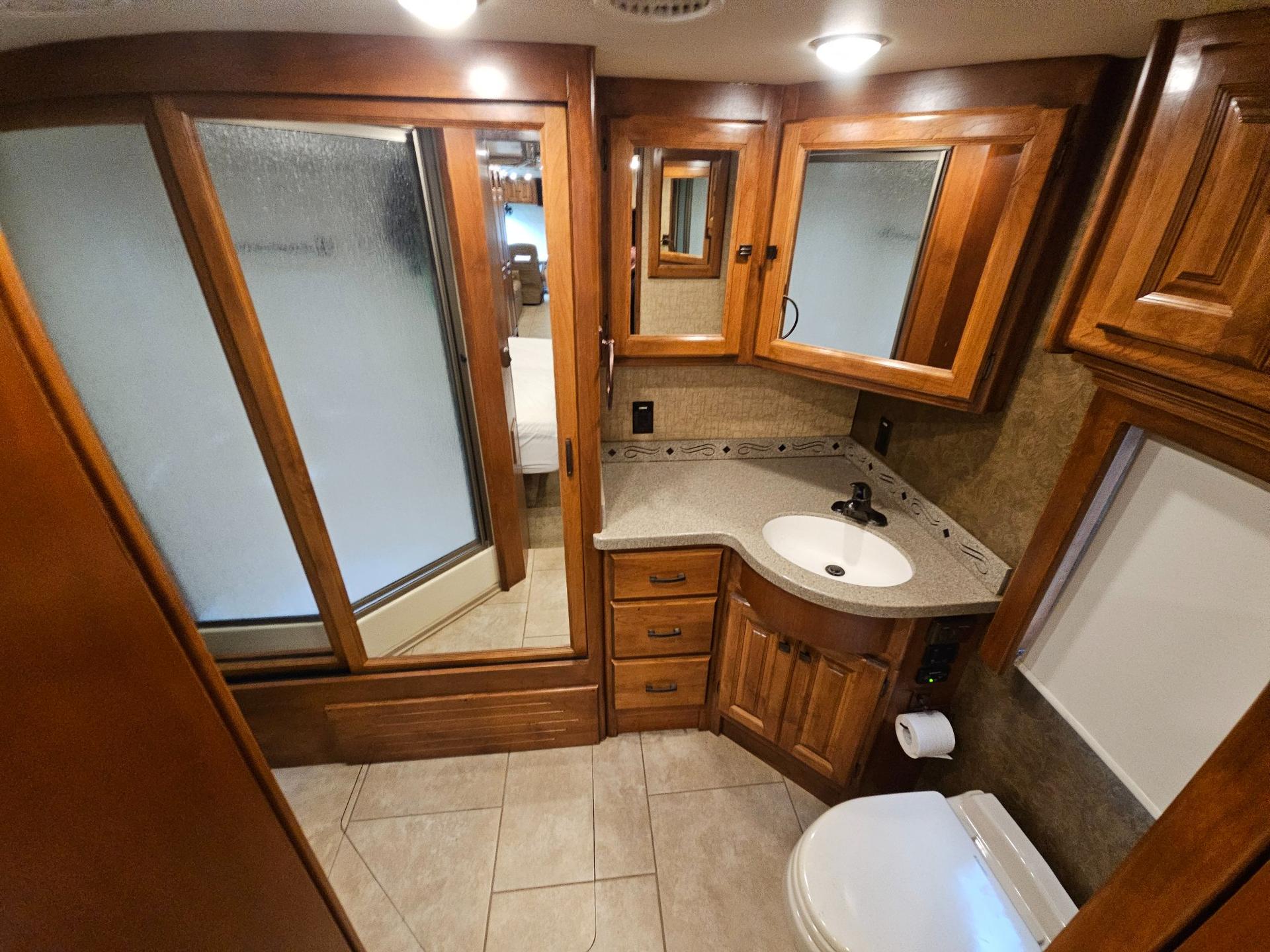 2014 Tiffin Motor Coach 2014 Tiffin Motor Coach Allegro Red - thumbnail 33