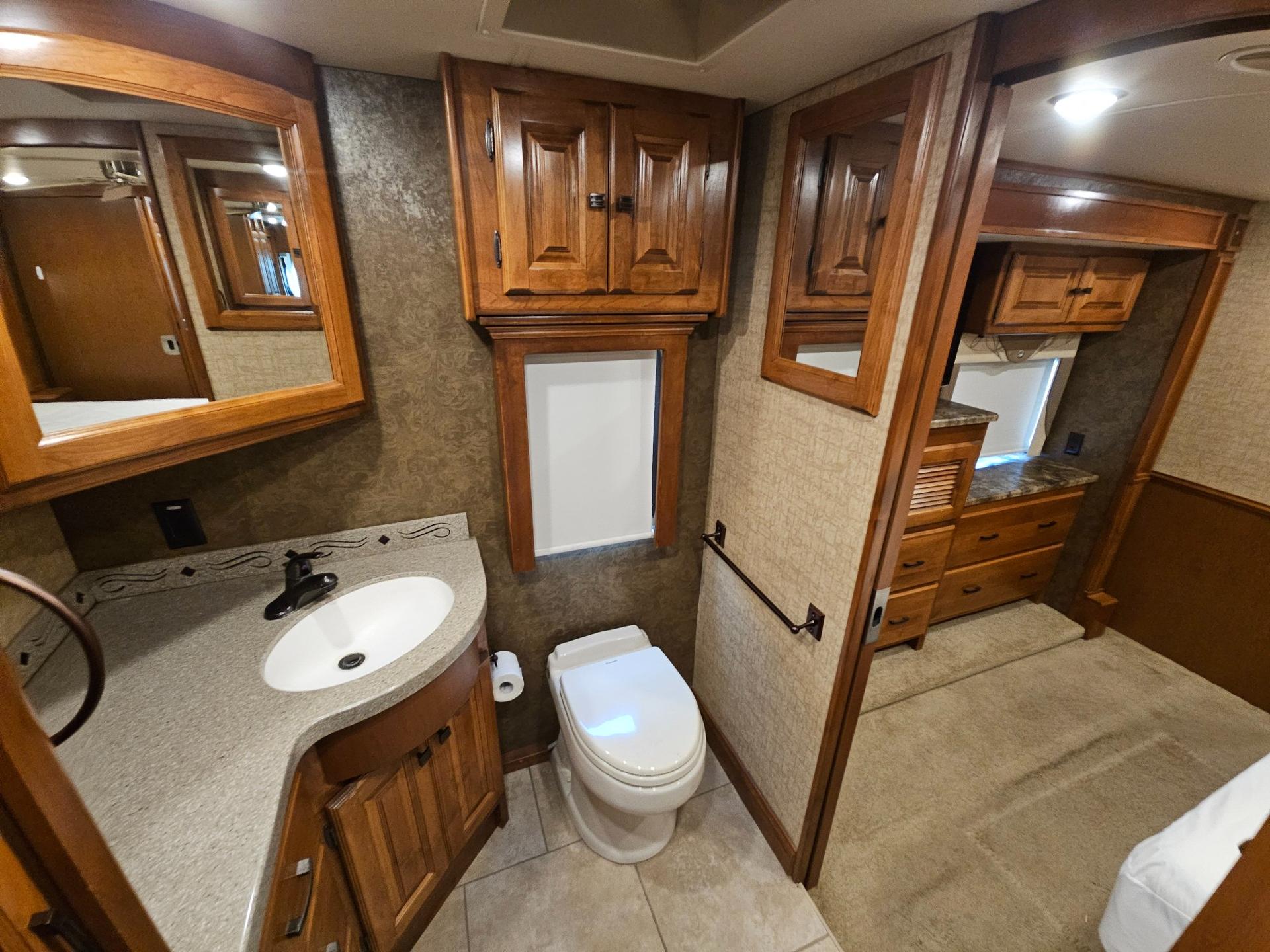 2014 Tiffin Motor Coach 2014 Tiffin Motor Coach Allegro Red - thumbnail 36