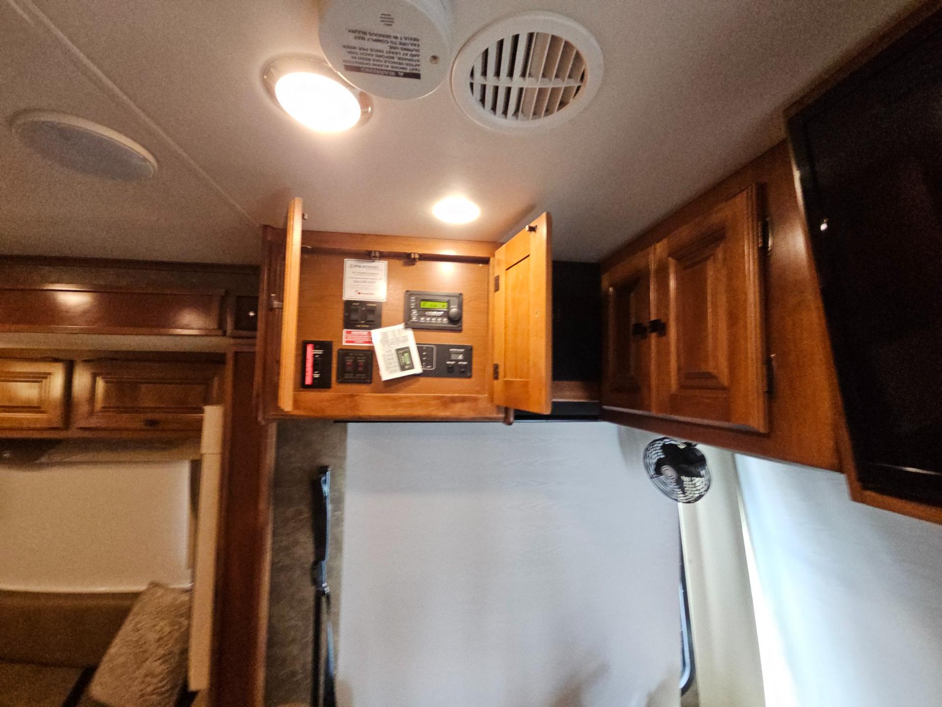 2014 Tiffin Motor Coach 2014 Tiffin Motor Coach Allegro Red - thumbnail 45