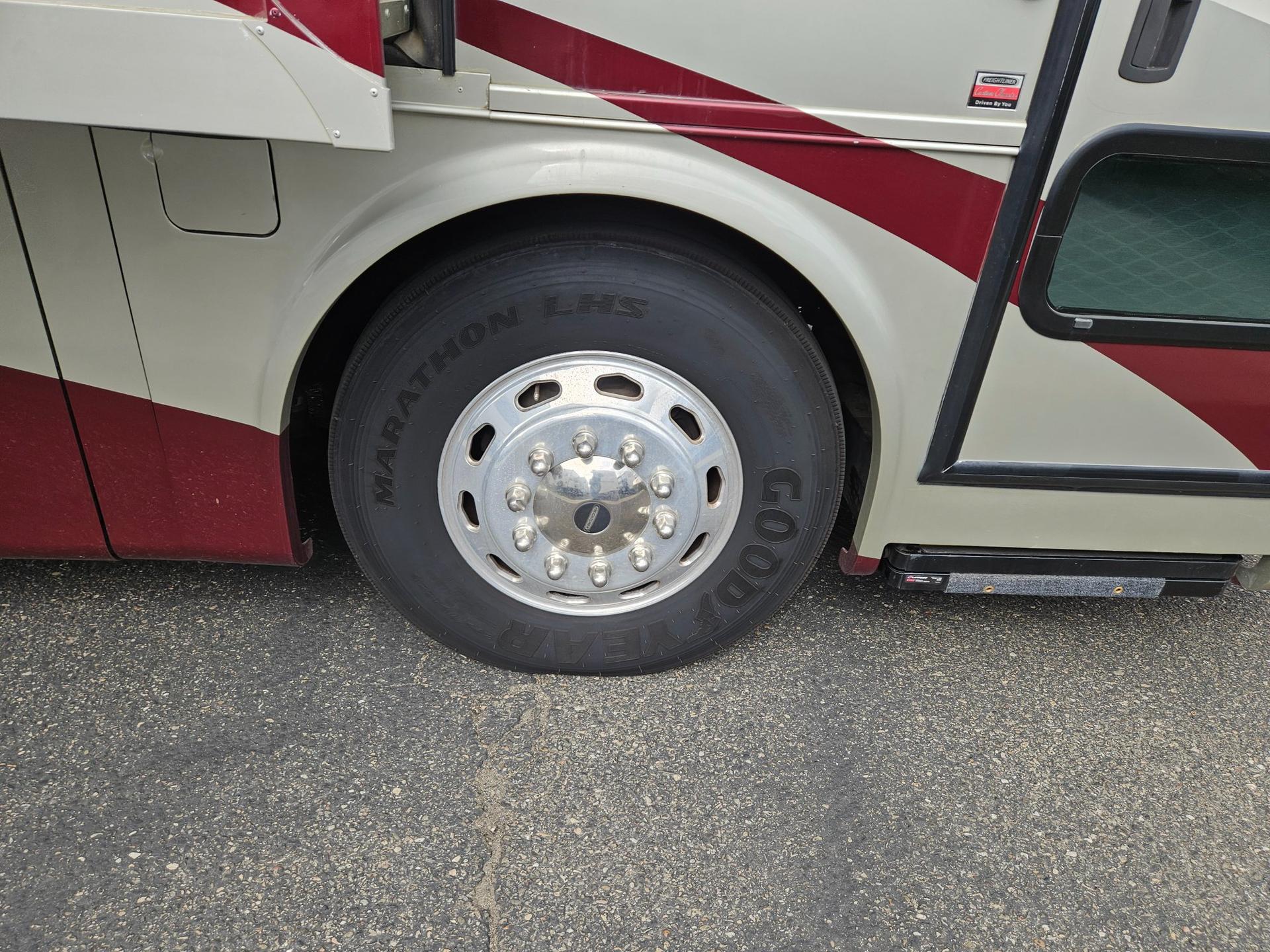 2014 Tiffin Motor Coach 2014 Tiffin Motor Coach Allegro Red - thumbnail 50
