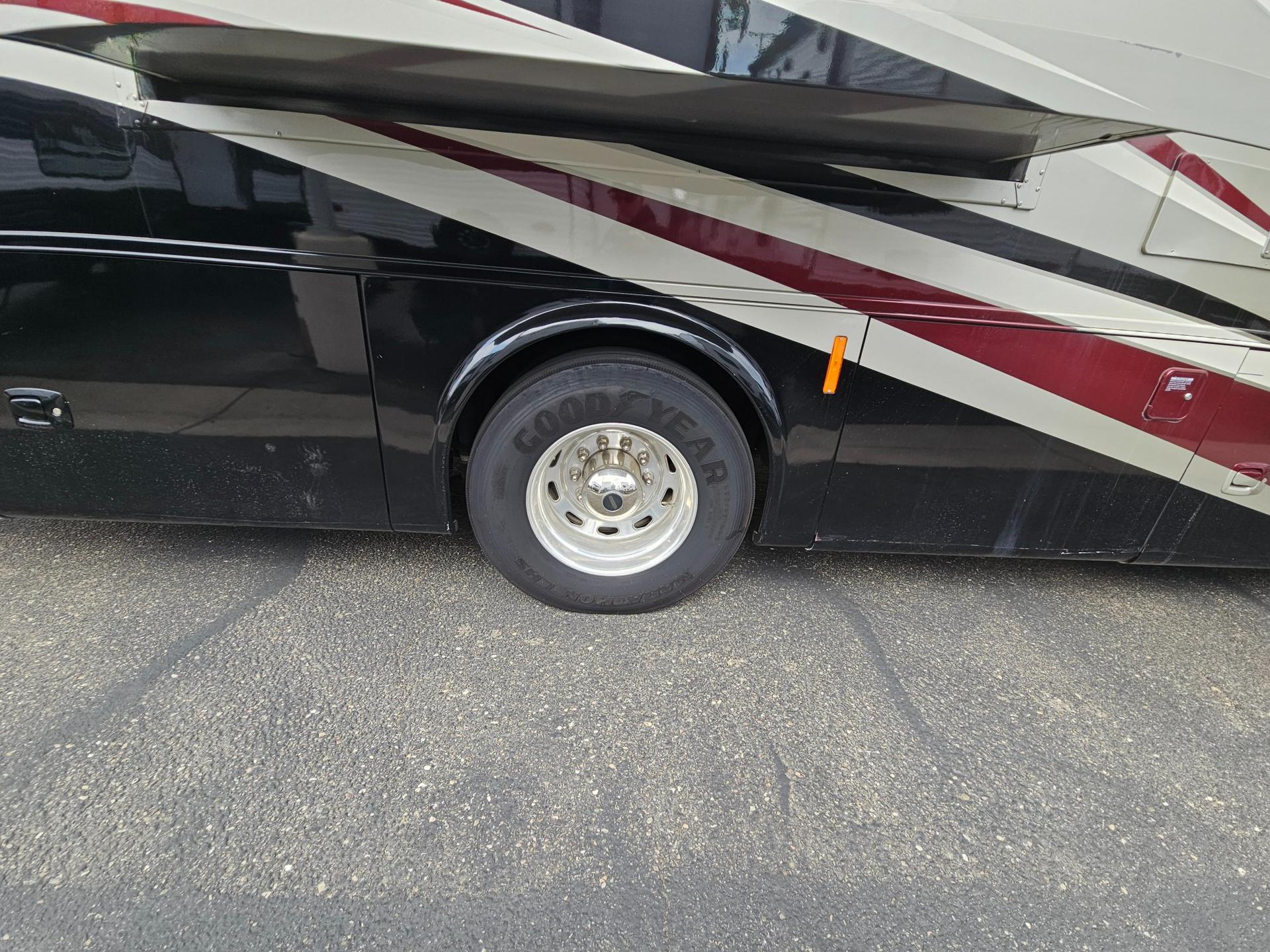 2014 Tiffin Motor Coach 2014 Tiffin Motor Coach Allegro Red - thumbnail 54