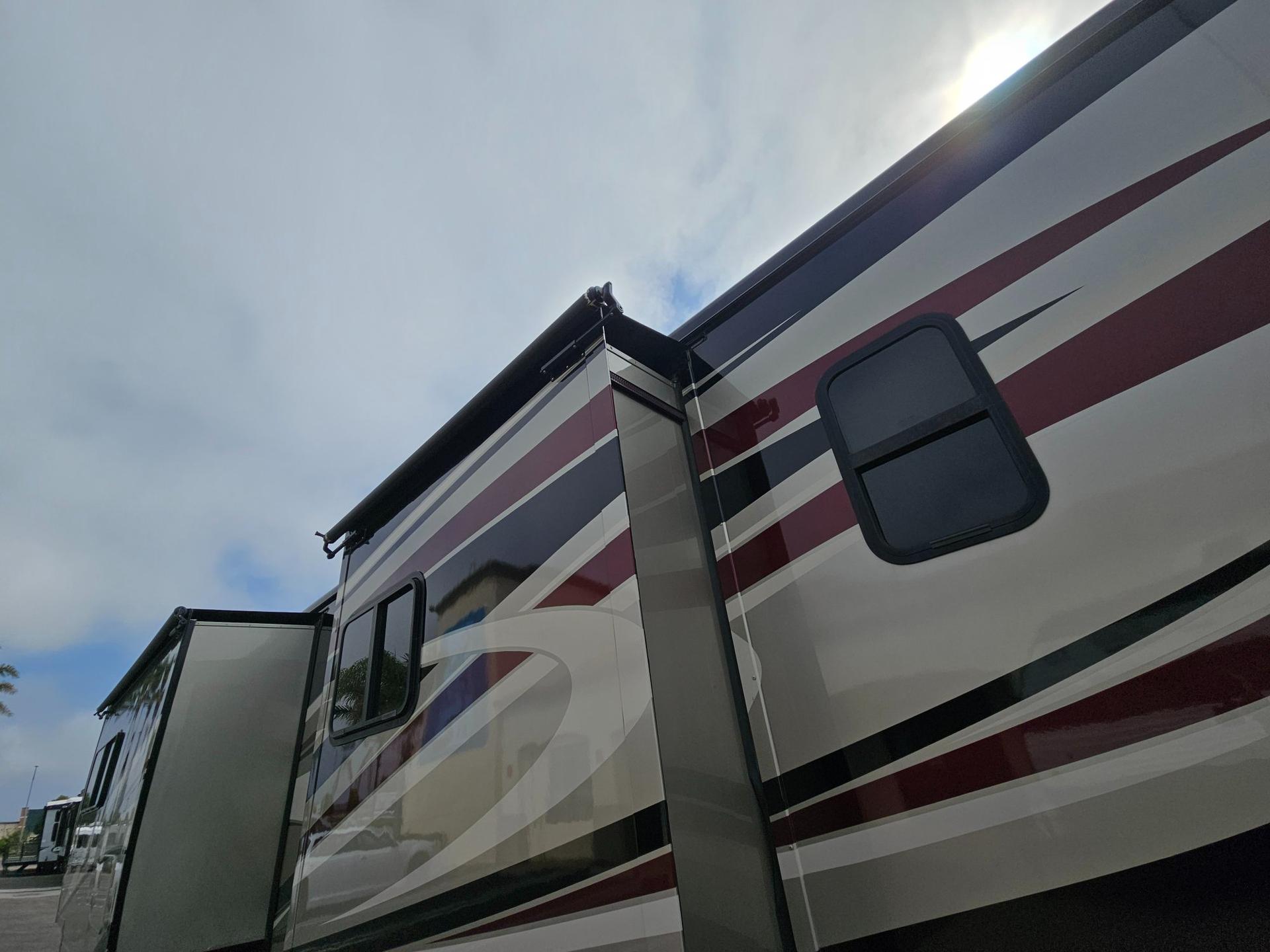 2014 Tiffin Motor Coach 2014 Tiffin Motor Coach Allegro Red - thumbnail 58