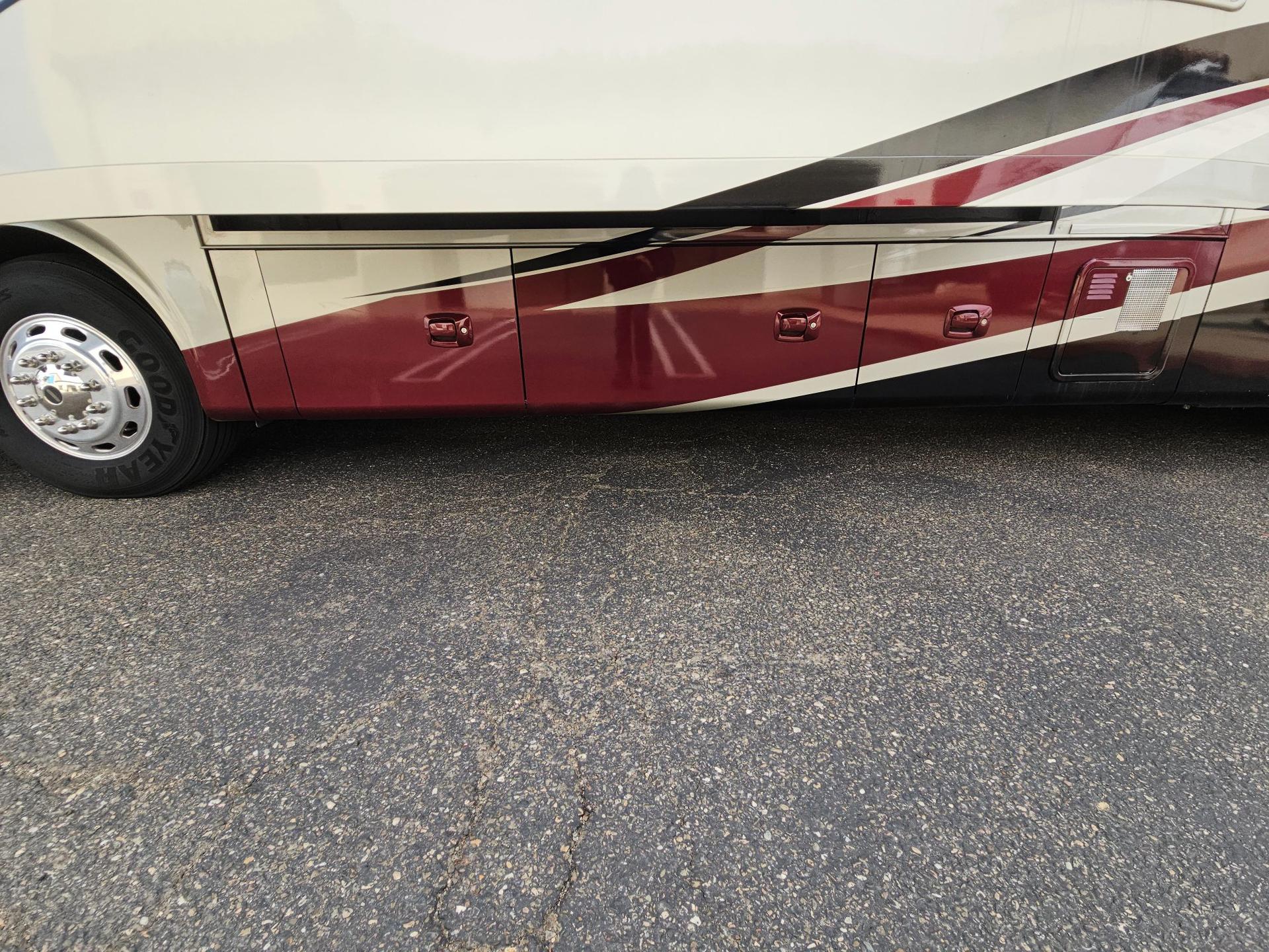 2014 Tiffin Motor Coach 2014 Tiffin Motor Coach Allegro Red - thumbnail 60