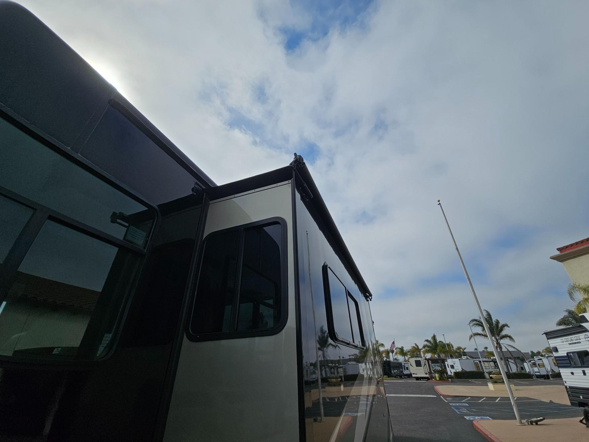 2014 Tiffin Motor Coach 2014 Tiffin Motor Coach Allegro Red - thumbnail 62