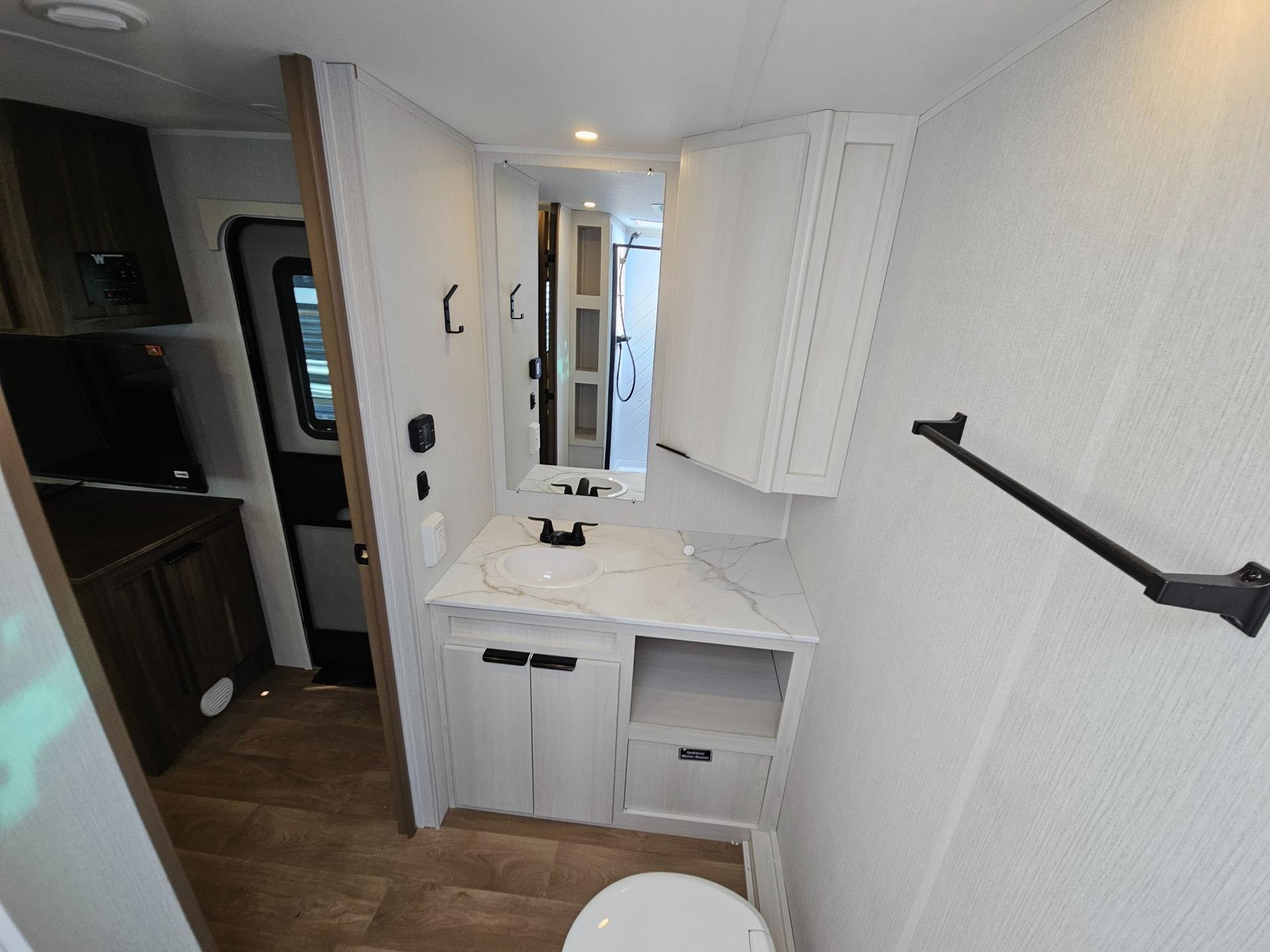 2026 Winnebago 2026 Winnebago Access - thumbnail 30