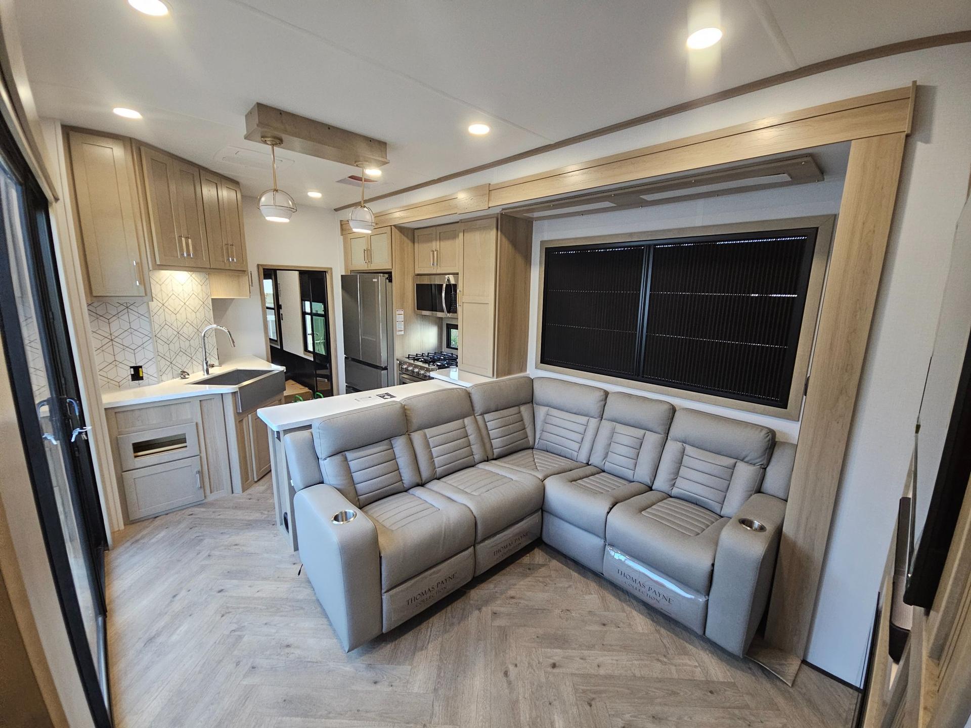 2026 Keystone RV 2026 Keystone RV Raptor  - thumbnail 6
