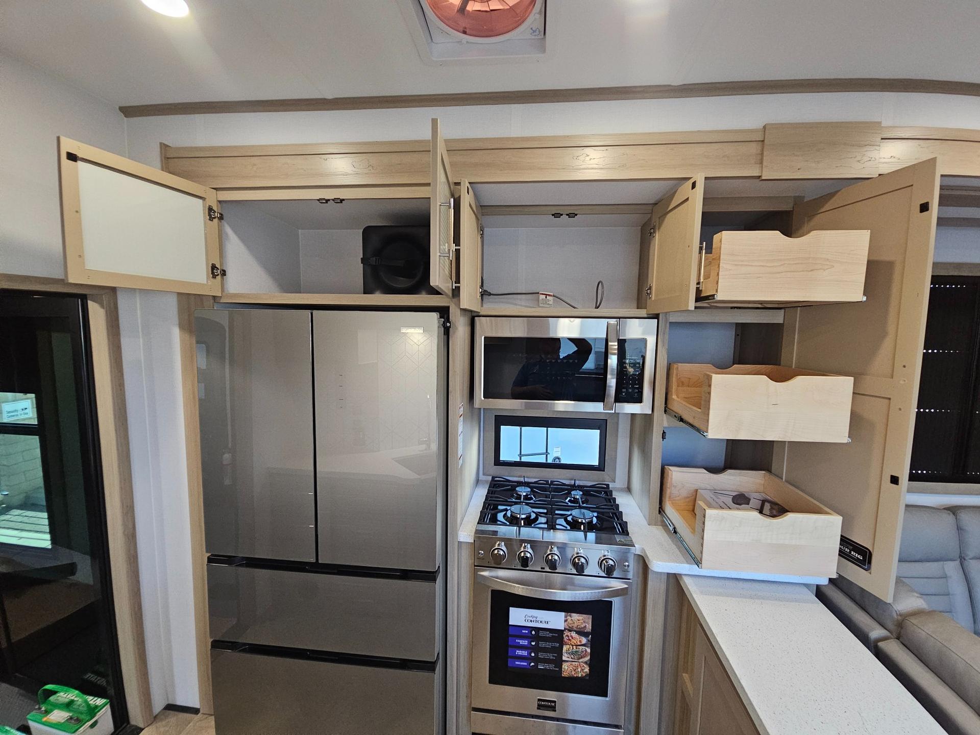 2026 Keystone RV 2026 Keystone RV Raptor  - thumbnail 11