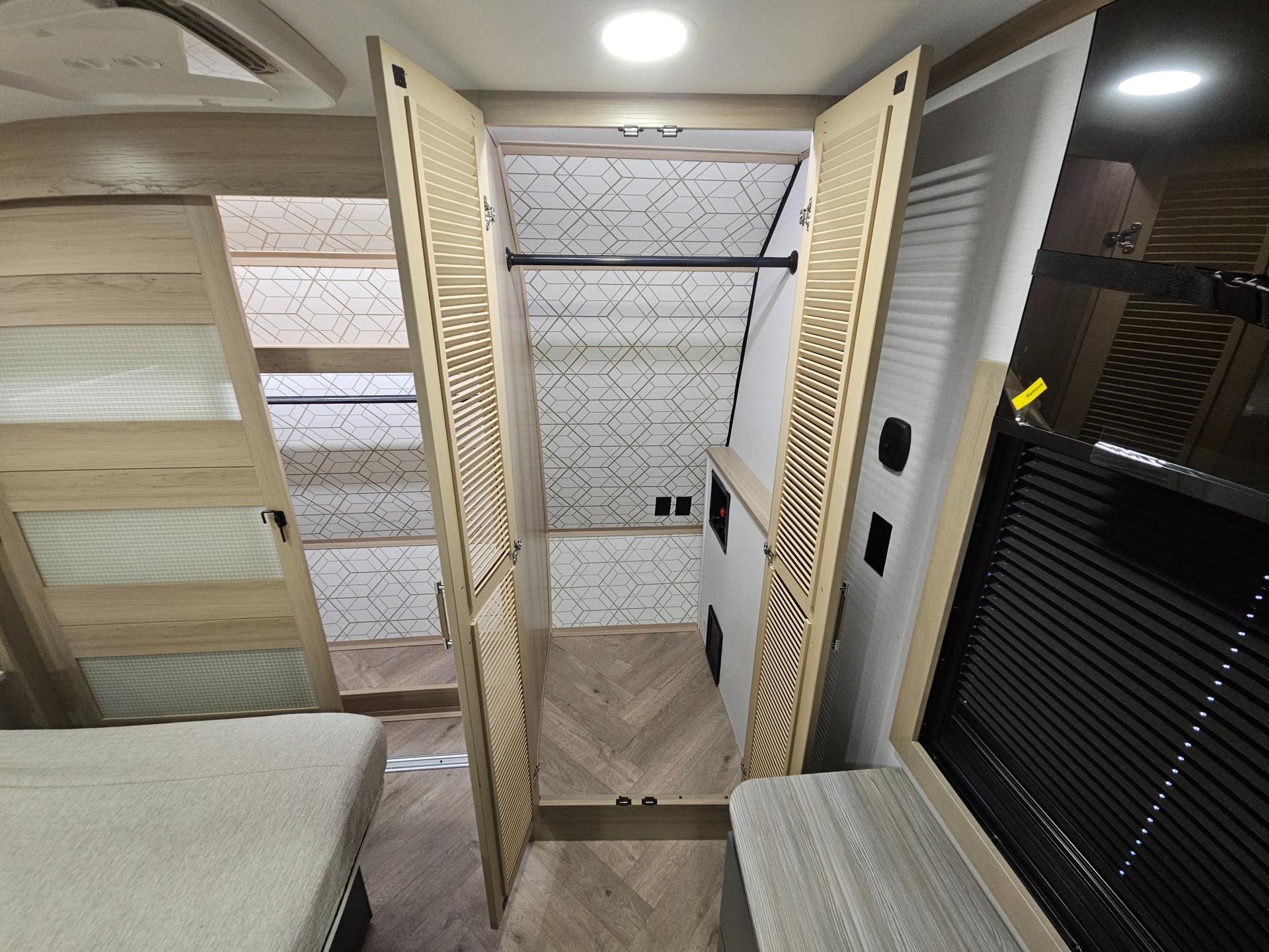 2026 Keystone RV 2026 Keystone RV Raptor  - thumbnail 33