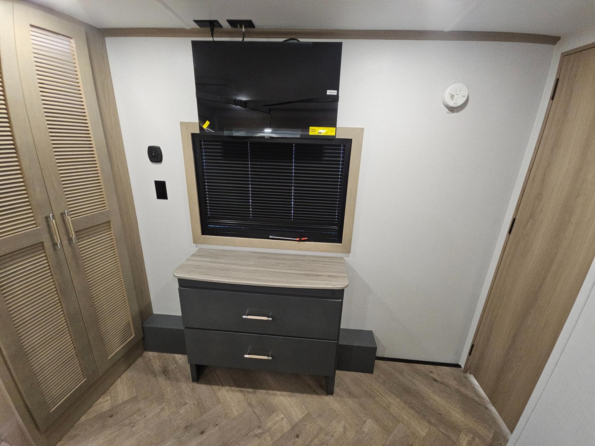 2026 Keystone RV 2026 Keystone RV Raptor  - thumbnail 34