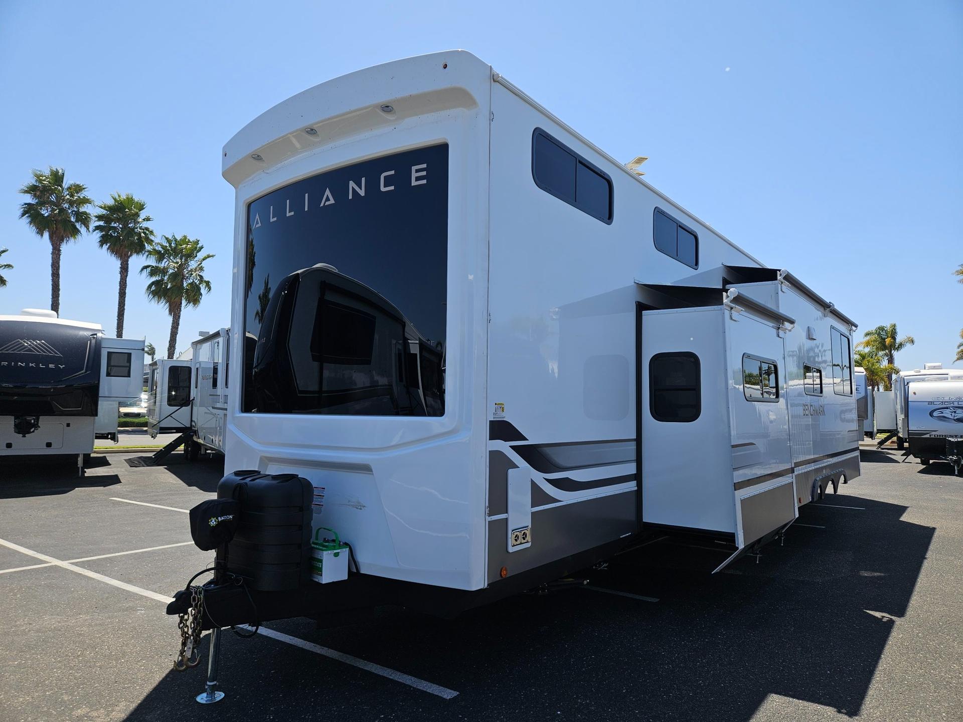 2026 Alliance RV 2026 Alliance RV Benchmark - thumbnail 5