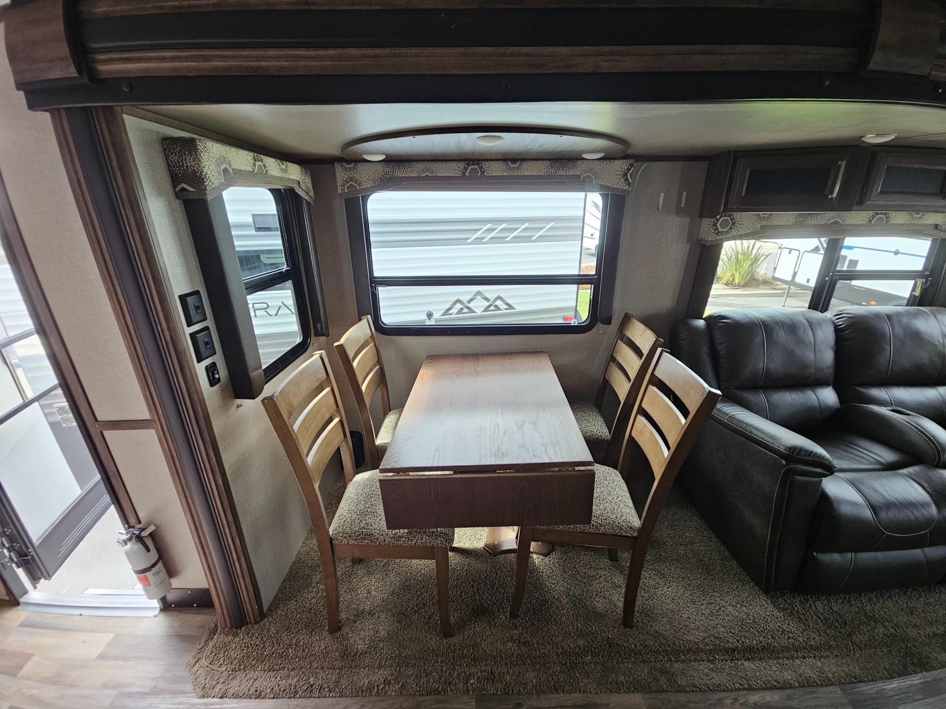 2018 Keystone RV 2018 Keystone RV Cougar Half-Ton - thumbnail 102