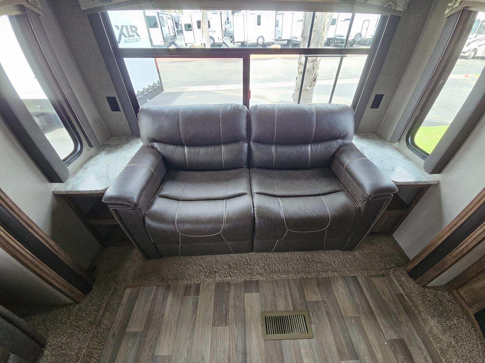 2018 Keystone RV 2018 Keystone RV Cougar Half-Ton - thumbnail 106