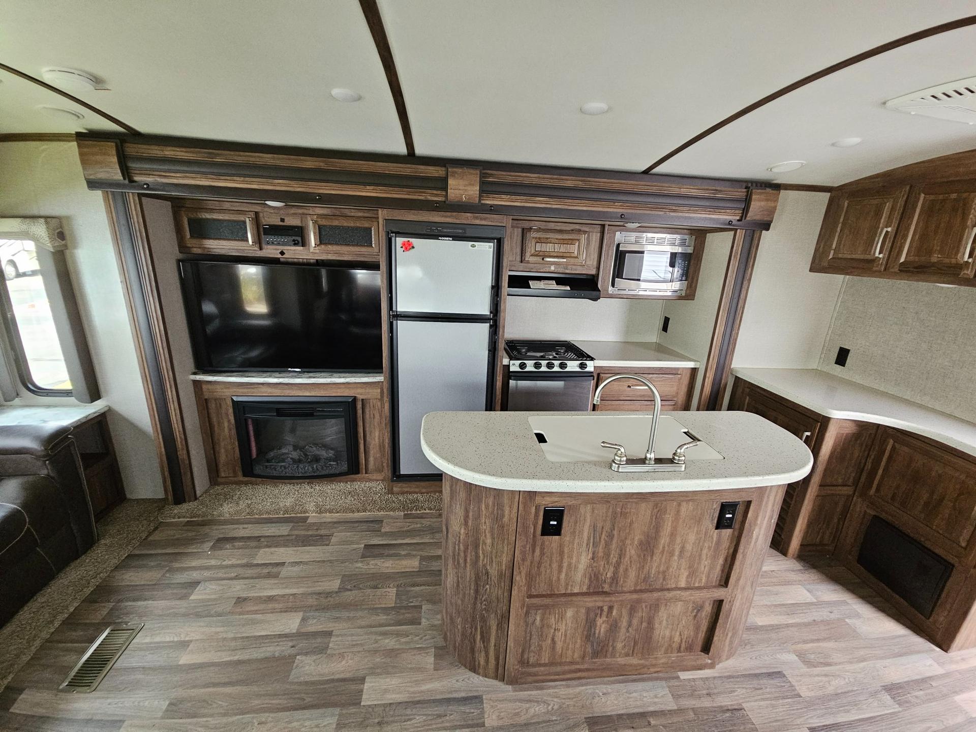2018 Keystone RV 2018 Keystone RV Cougar Half-Ton - thumbnail 108