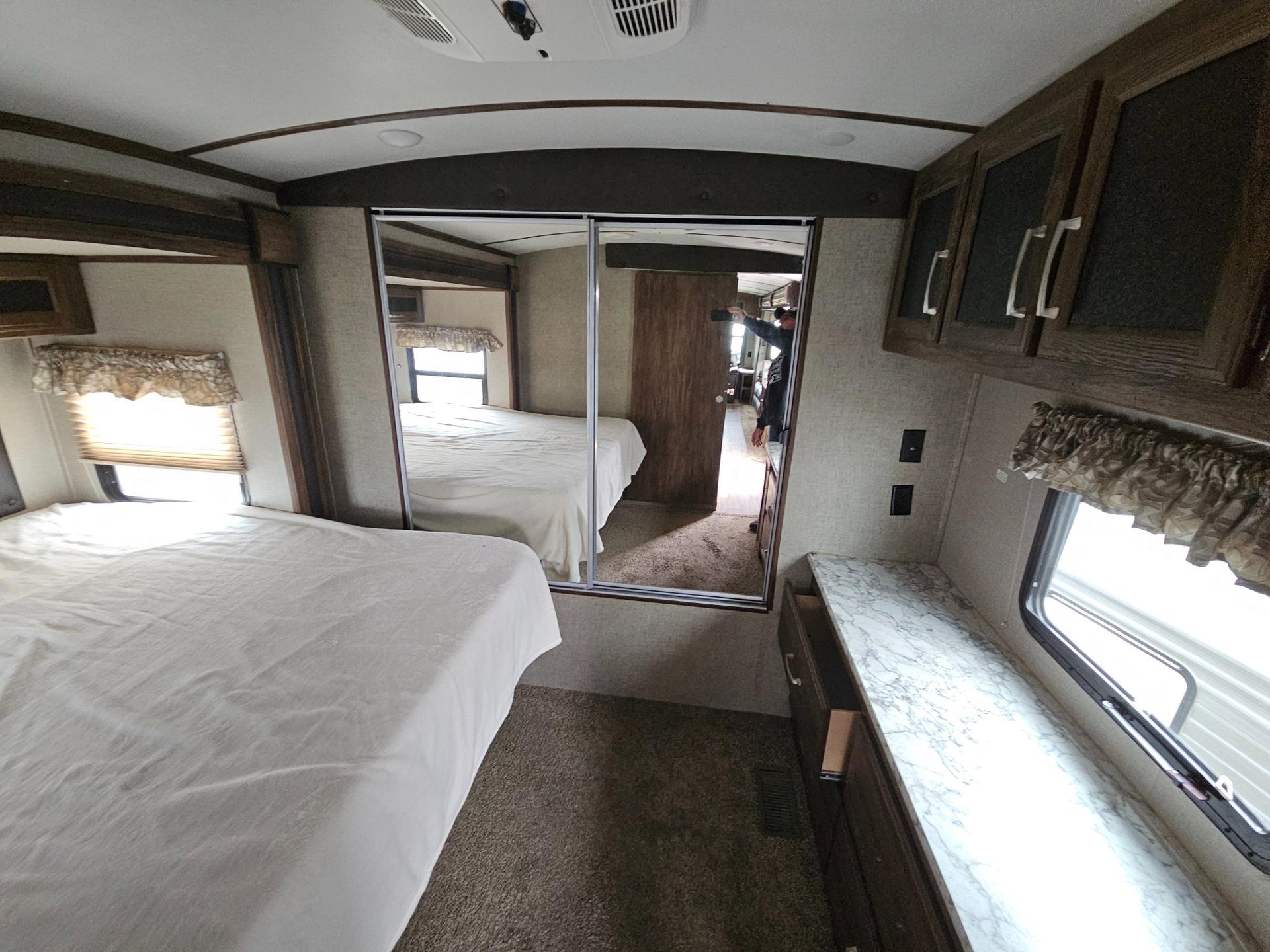2018 Keystone RV 2018 Keystone RV Cougar Half-Ton - thumbnail 126