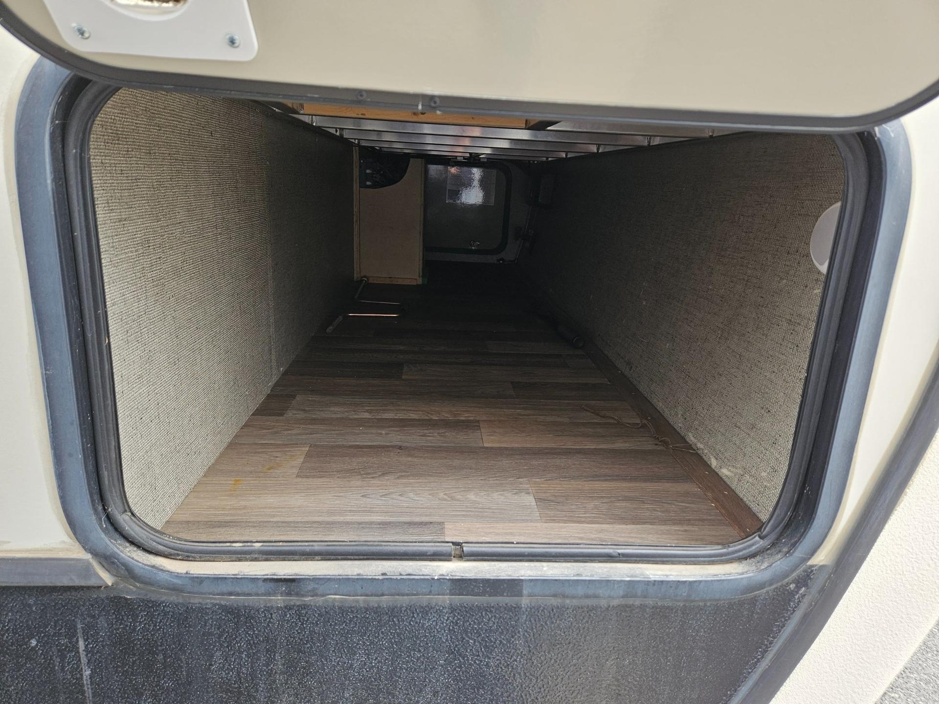 2018 Keystone RV 2018 Keystone RV Cougar Half-Ton - thumbnail 181