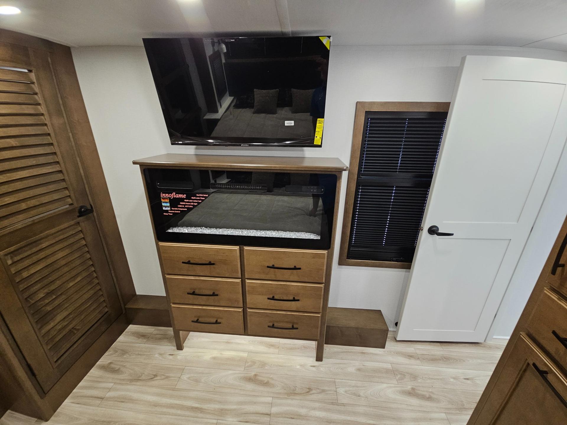 2026 Keystone RV 2026 Keystone RV Montana - thumbnail 46