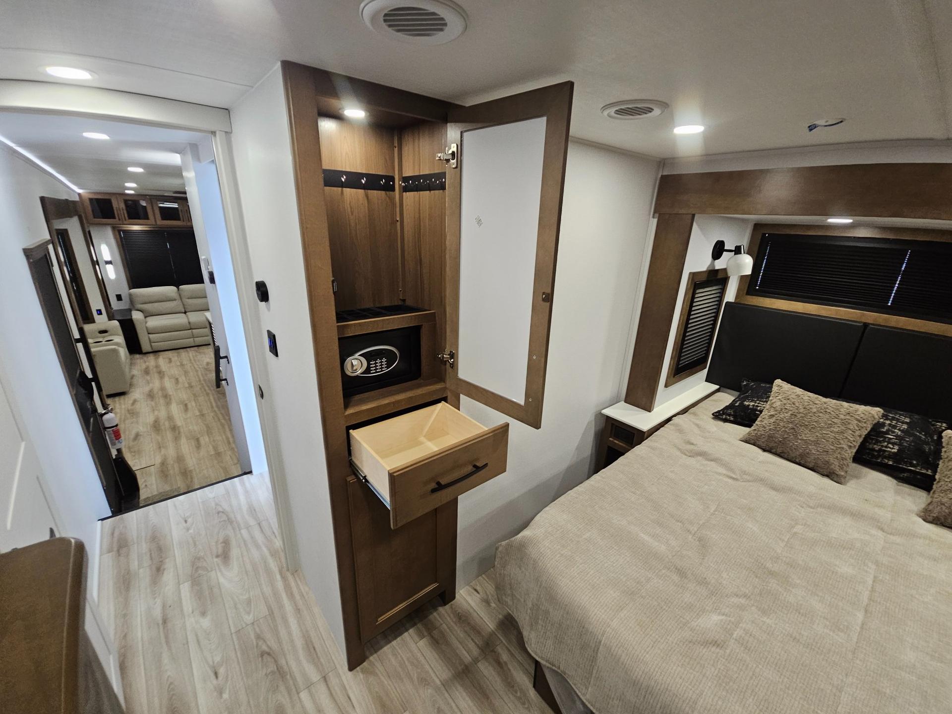2026 Keystone RV 2026 Keystone RV Montana - thumbnail 49