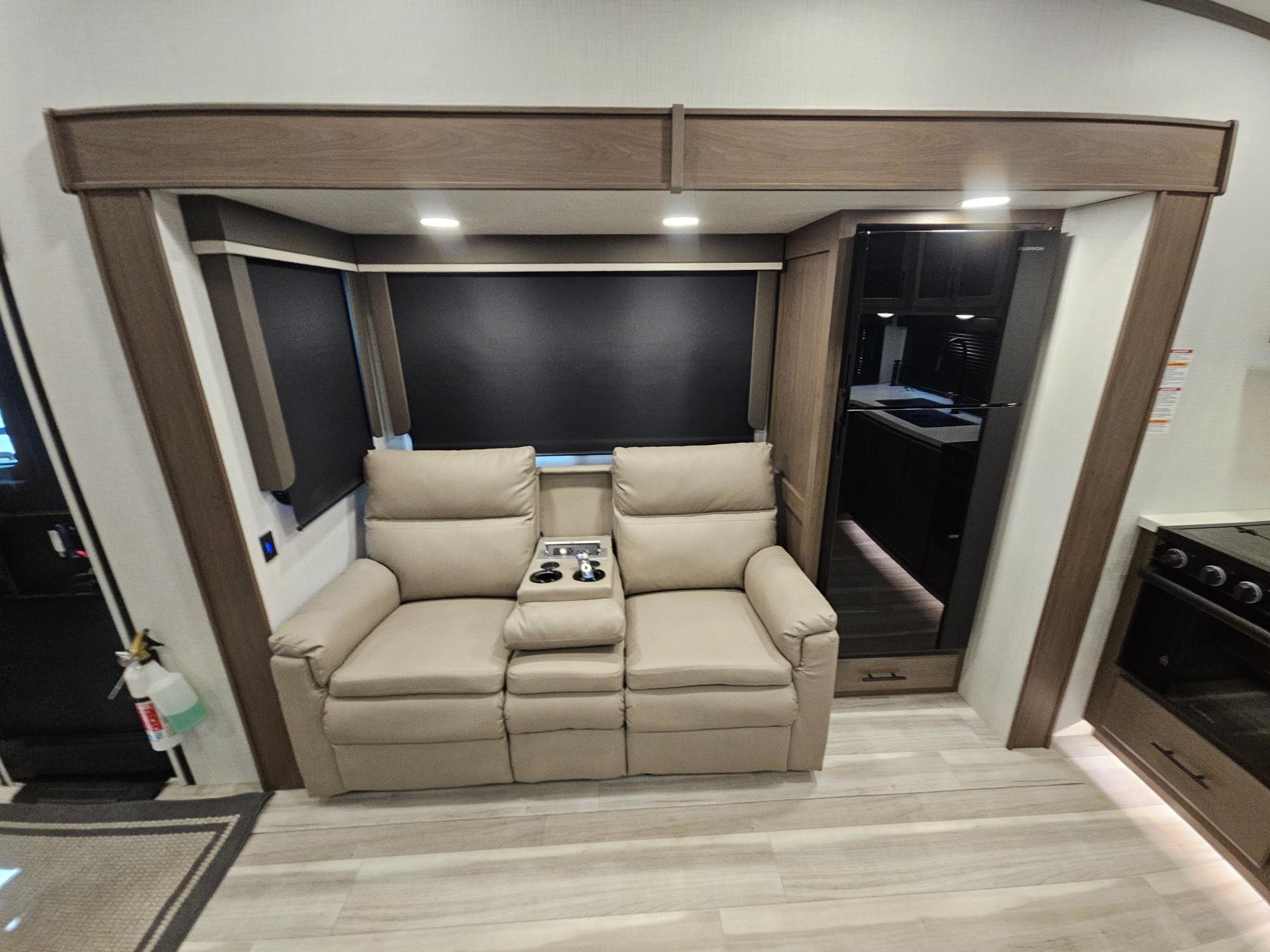 2026 Keystone RV 2026 Keystone RV Cougar Half-Ton - thumbnail 6
