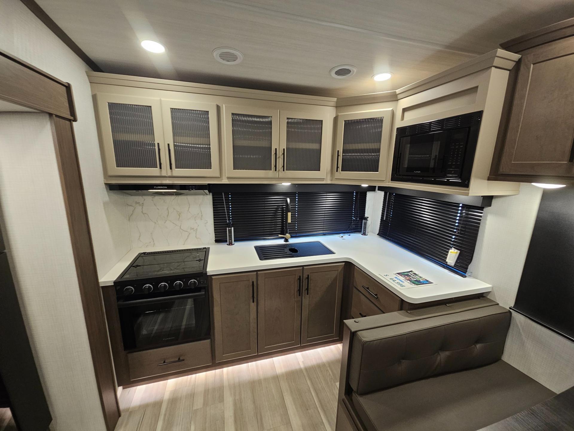 2026 Keystone RV 2026 Keystone RV Cougar Half-Ton - thumbnail 9