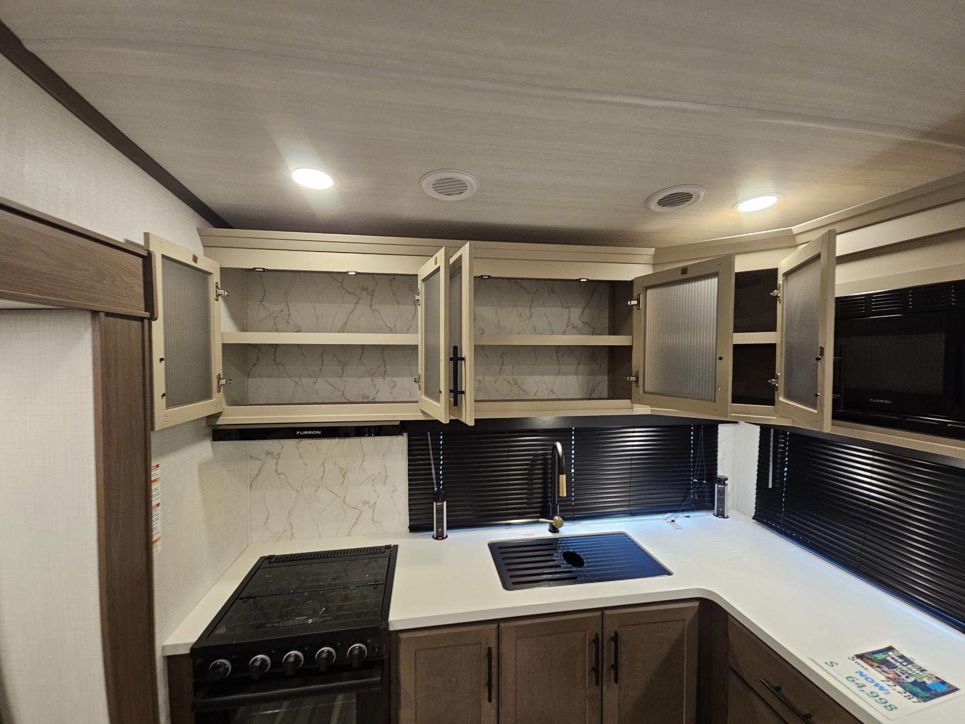 2026 Keystone RV 2026 Keystone RV Cougar Half-Ton - thumbnail 10