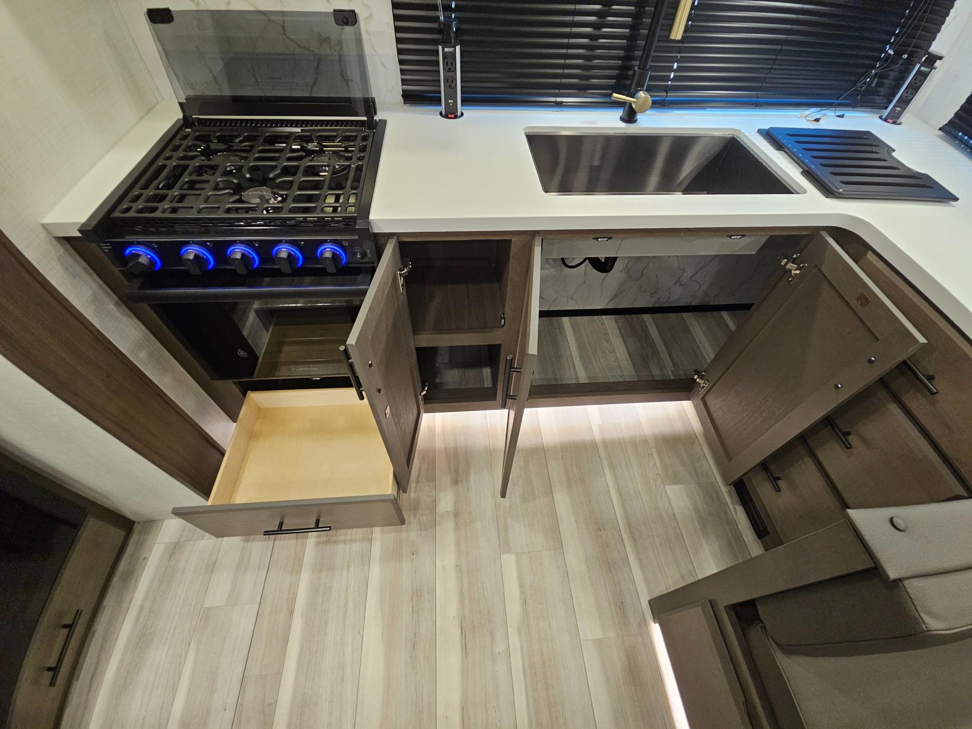 2026 Keystone RV 2026 Keystone RV Cougar Half-Ton - thumbnail 14